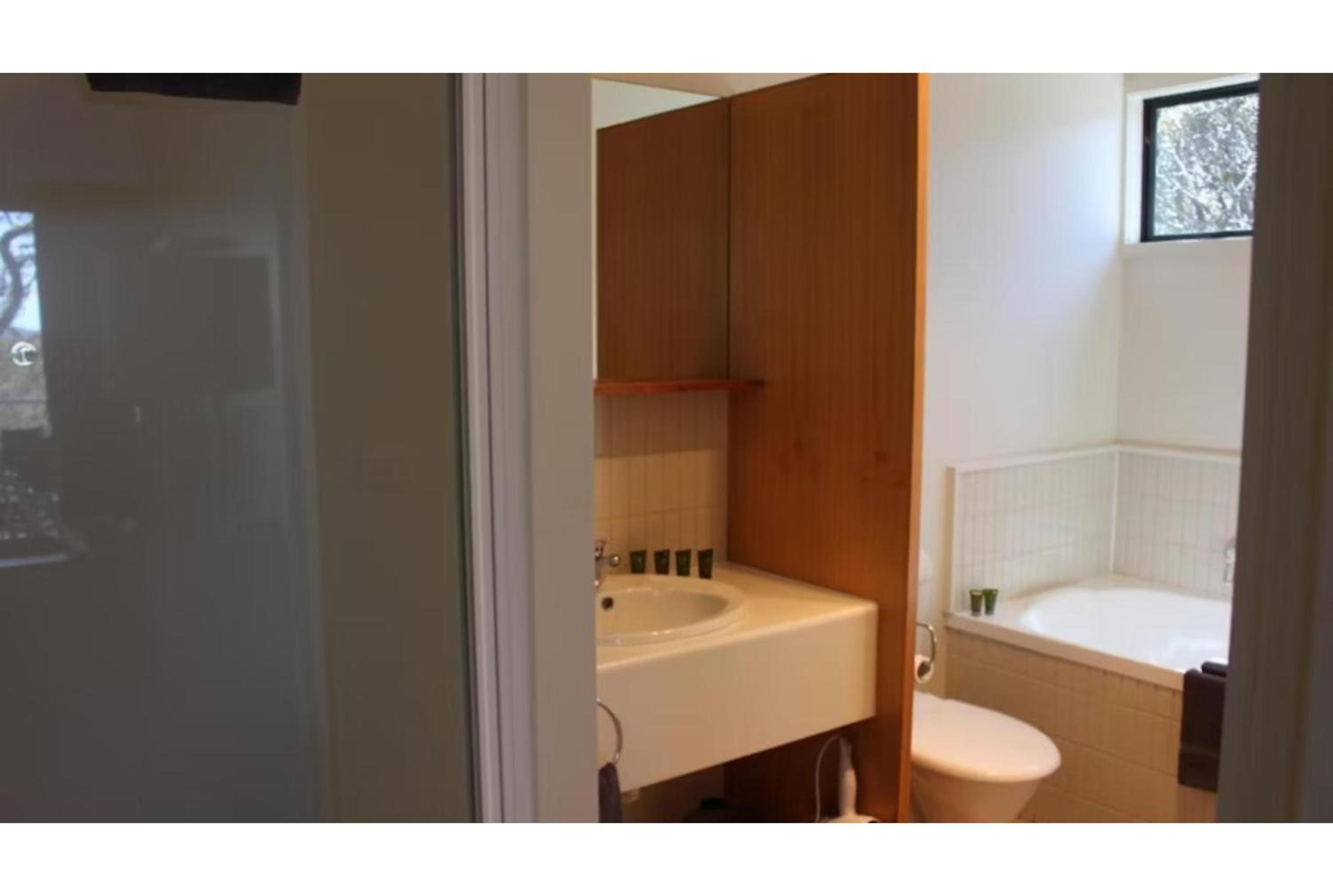 Superior 2 Bedroom Spa Chalet-S4 (1Kg 1Qn) photo 2