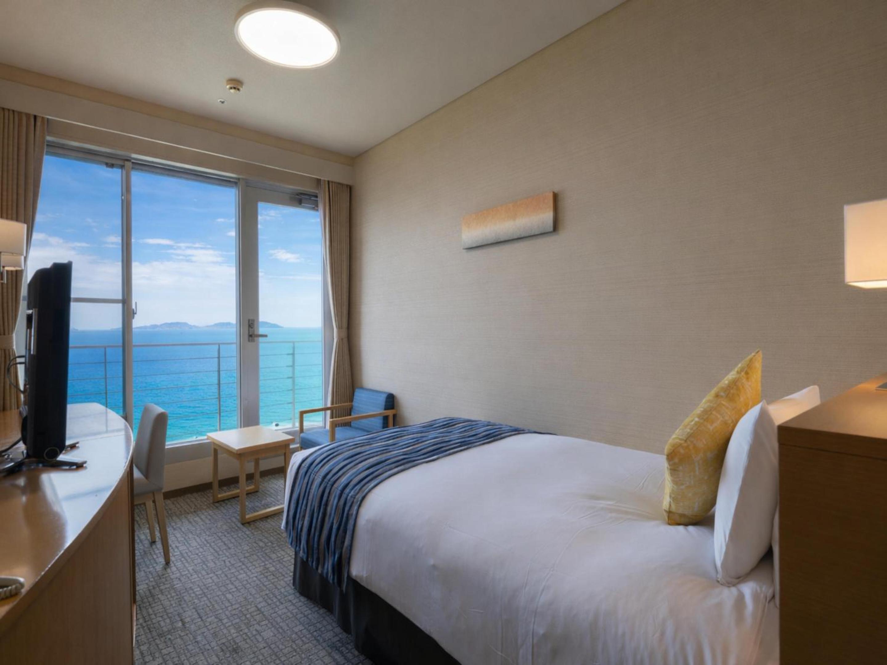Standard Single Room - Ocean View with Private Bathroom