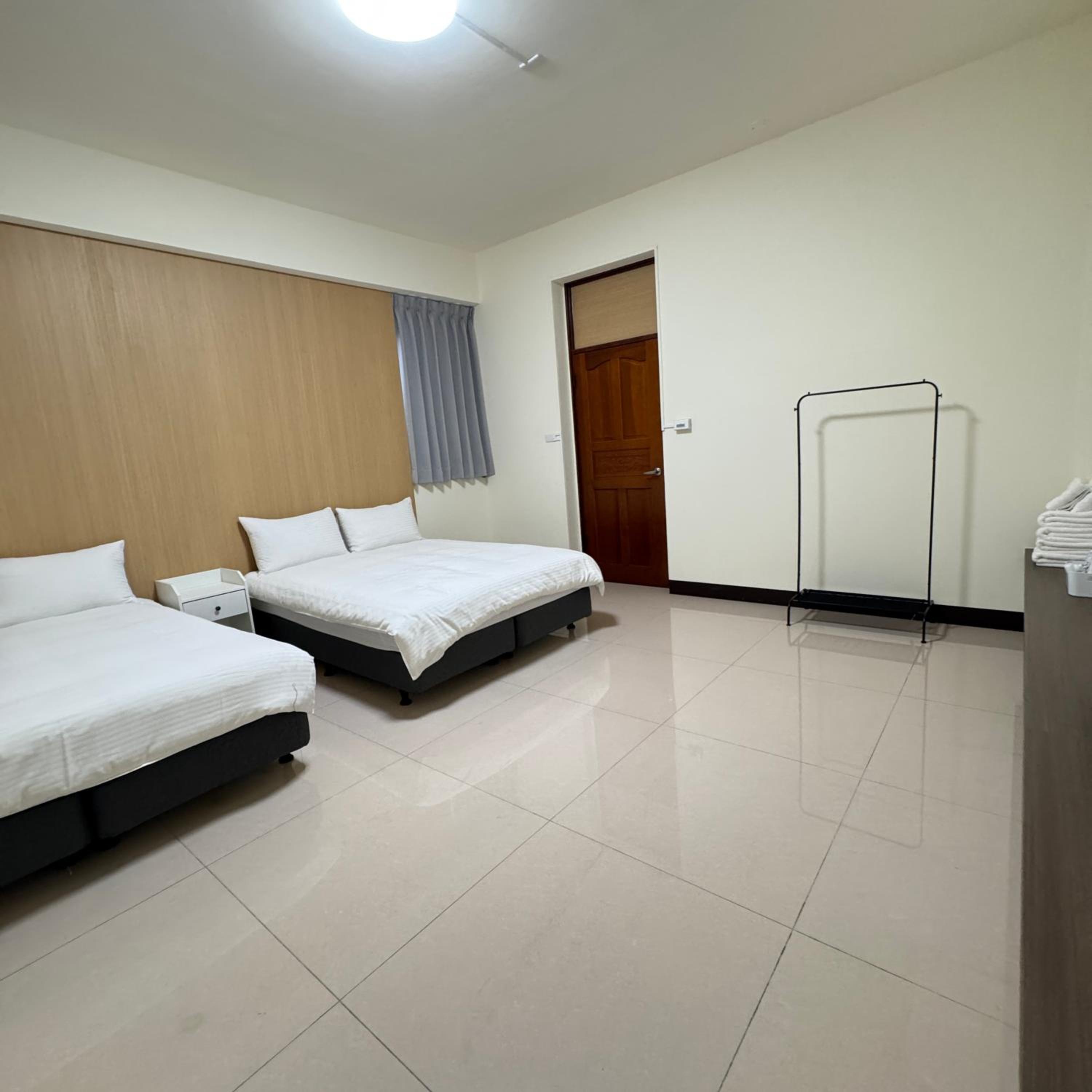 Quadruple Room with Private External Bathroom photo 2