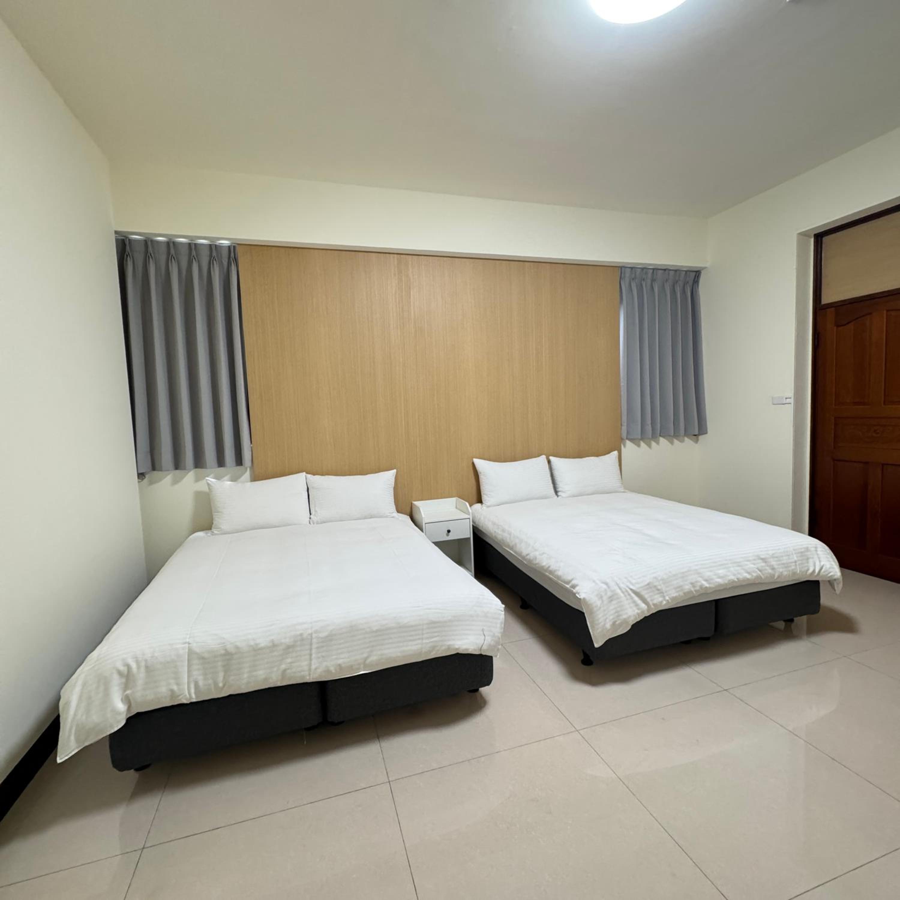 Quadruple Room with Private External Bathroom photo 3