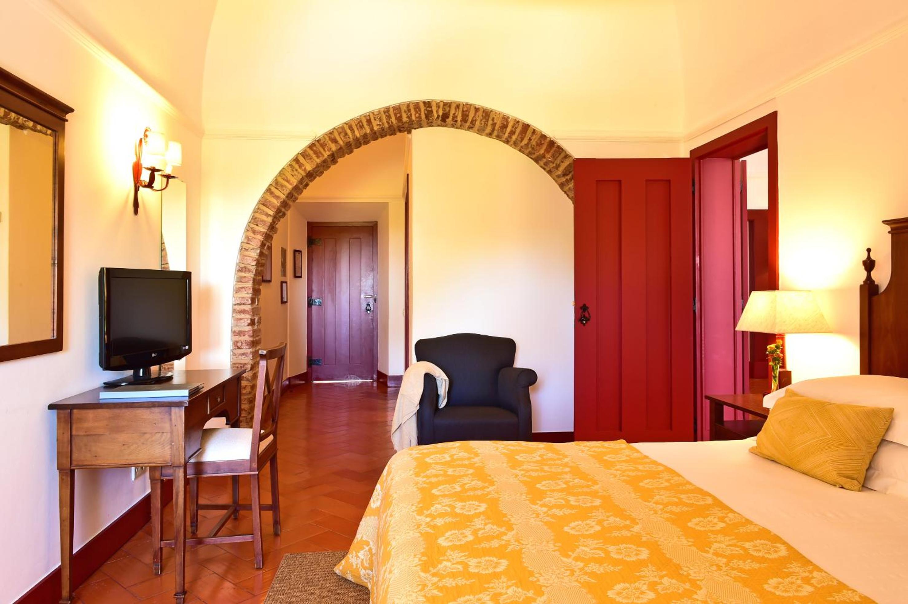 Standard Suite - Photo 6