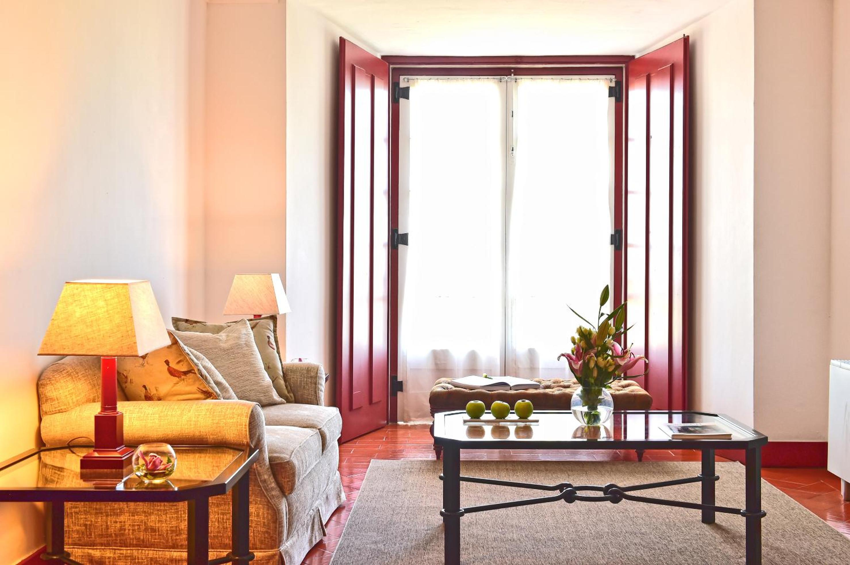 Standard Suite - Photo 7