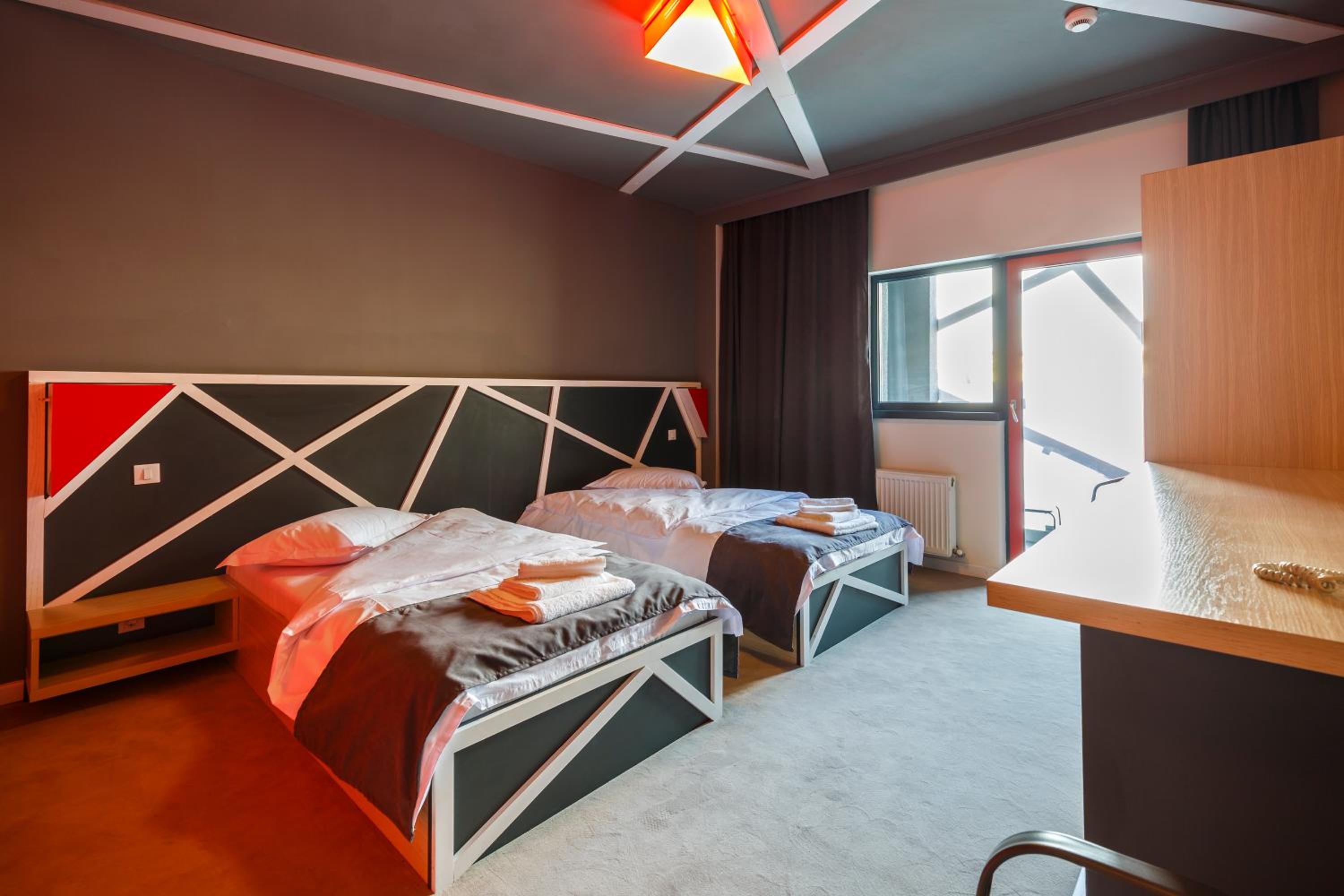Deluxe Twin Room - Photo 10