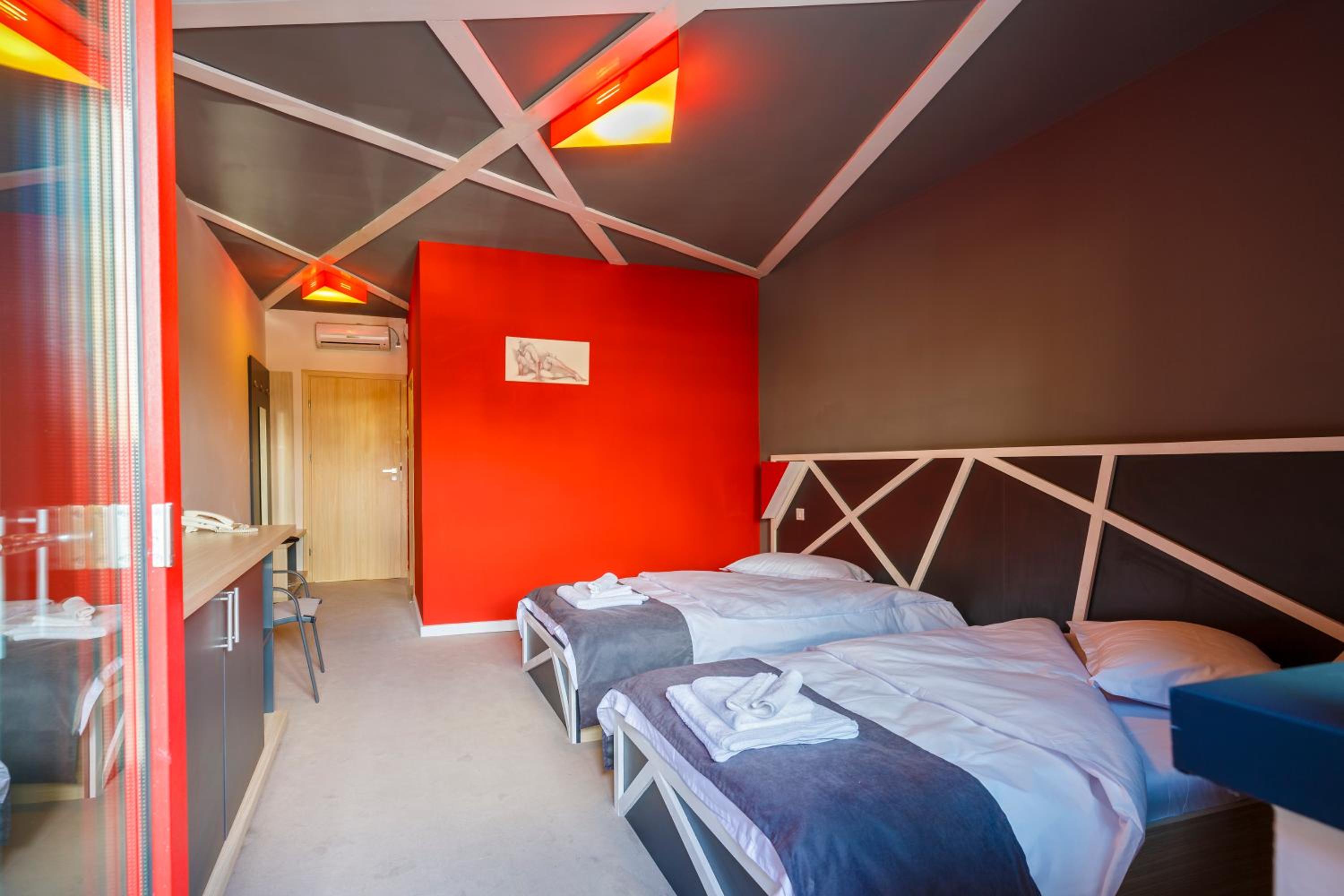 Deluxe Twin Room - Photo 1