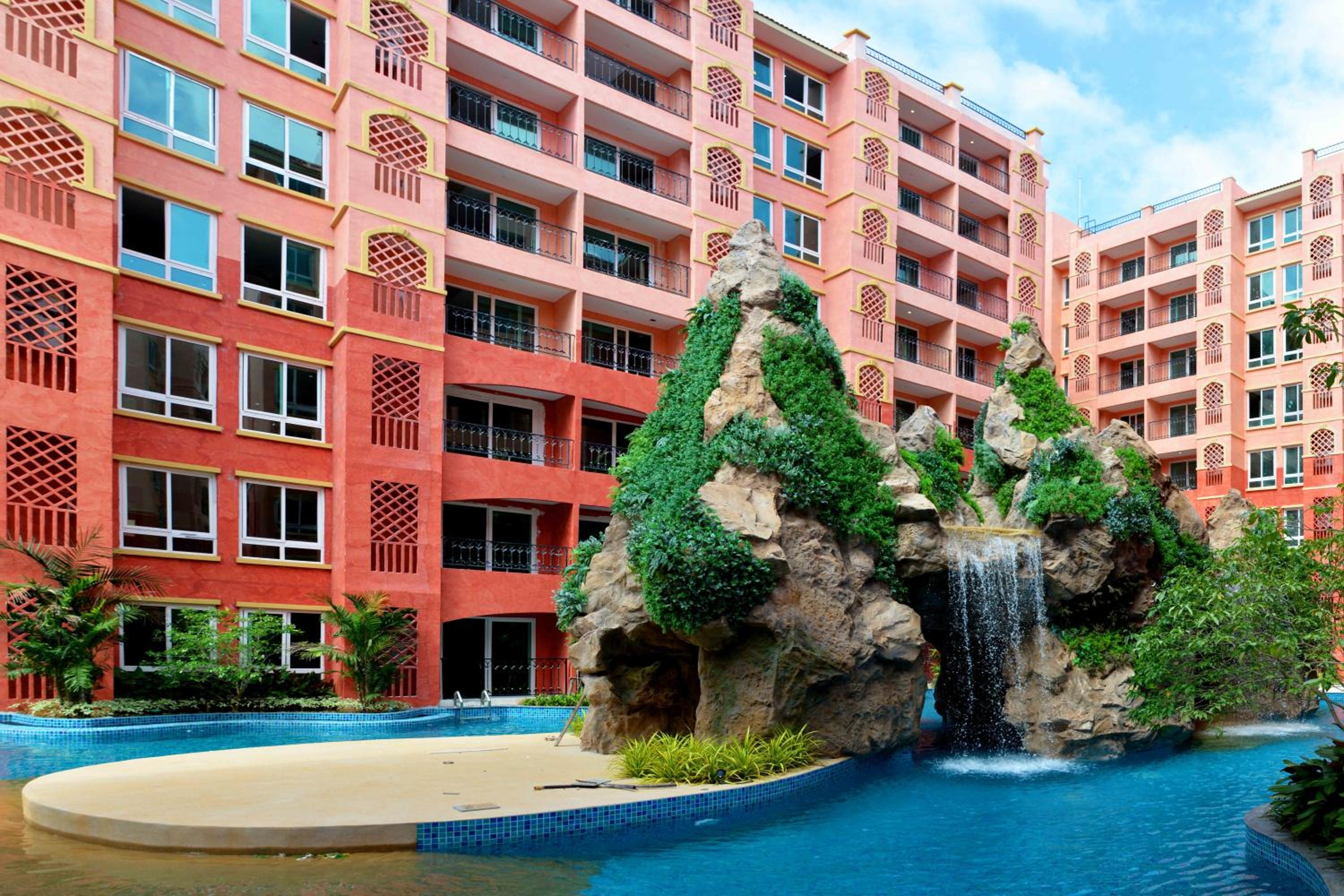 Apartment with Pool View photo 3