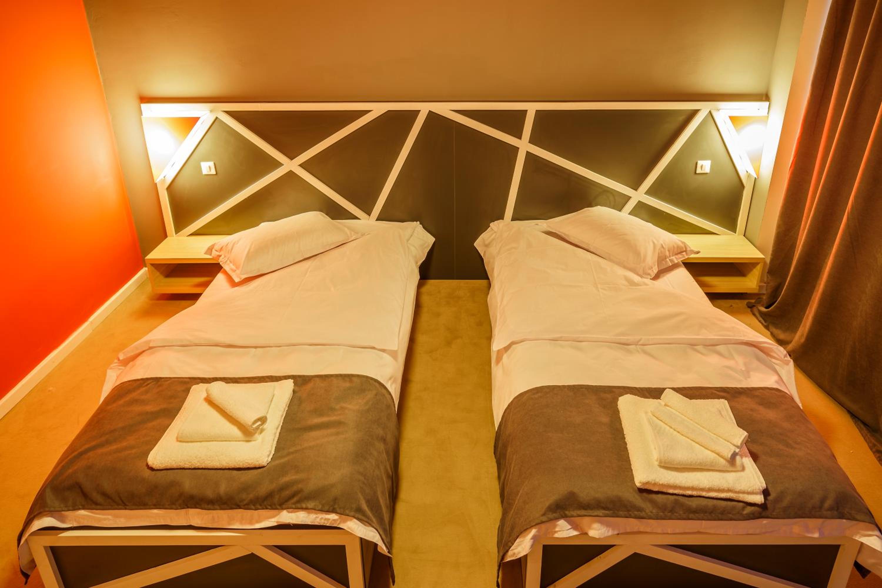 Deluxe Twin Room - Photo 3