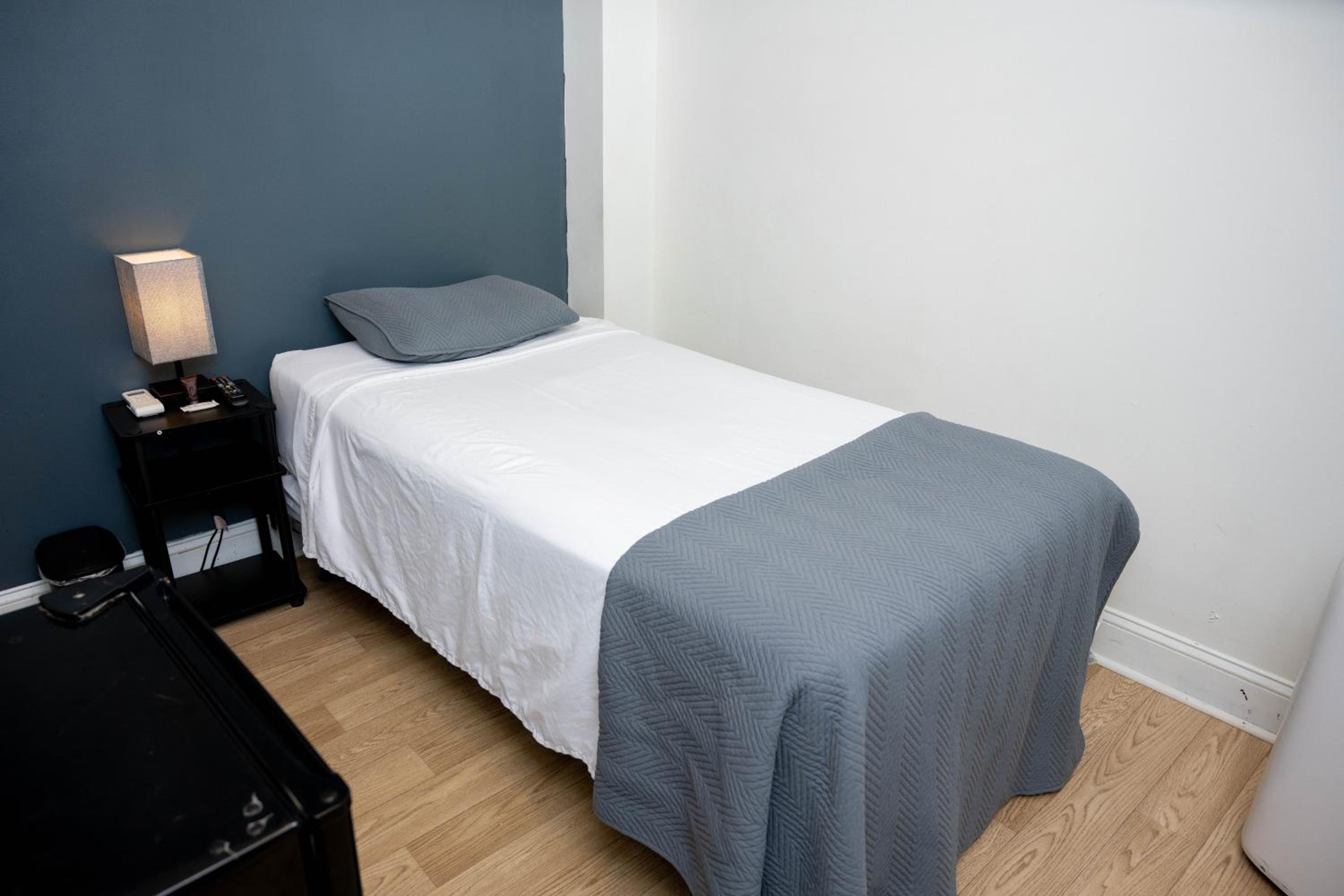 Small Single Room photo 1