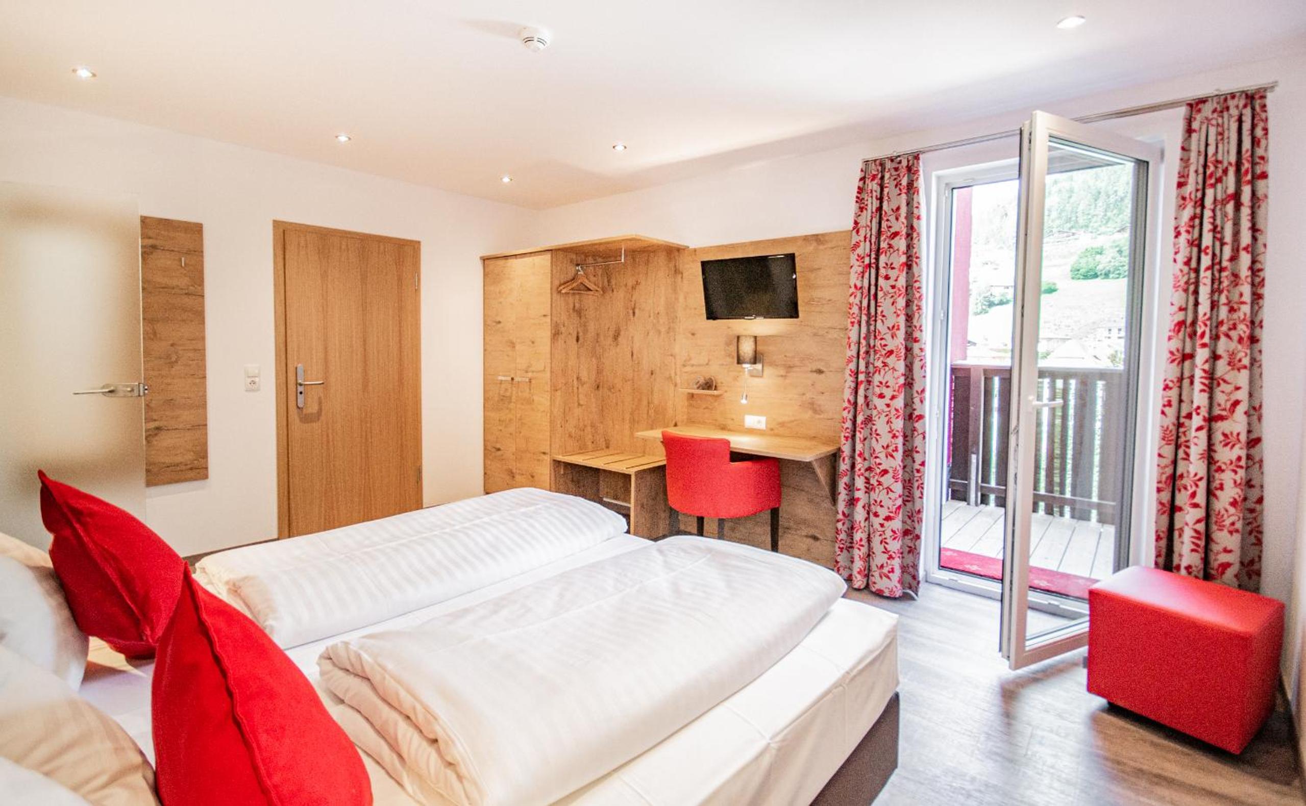 Double Room with Balcony photo 2
