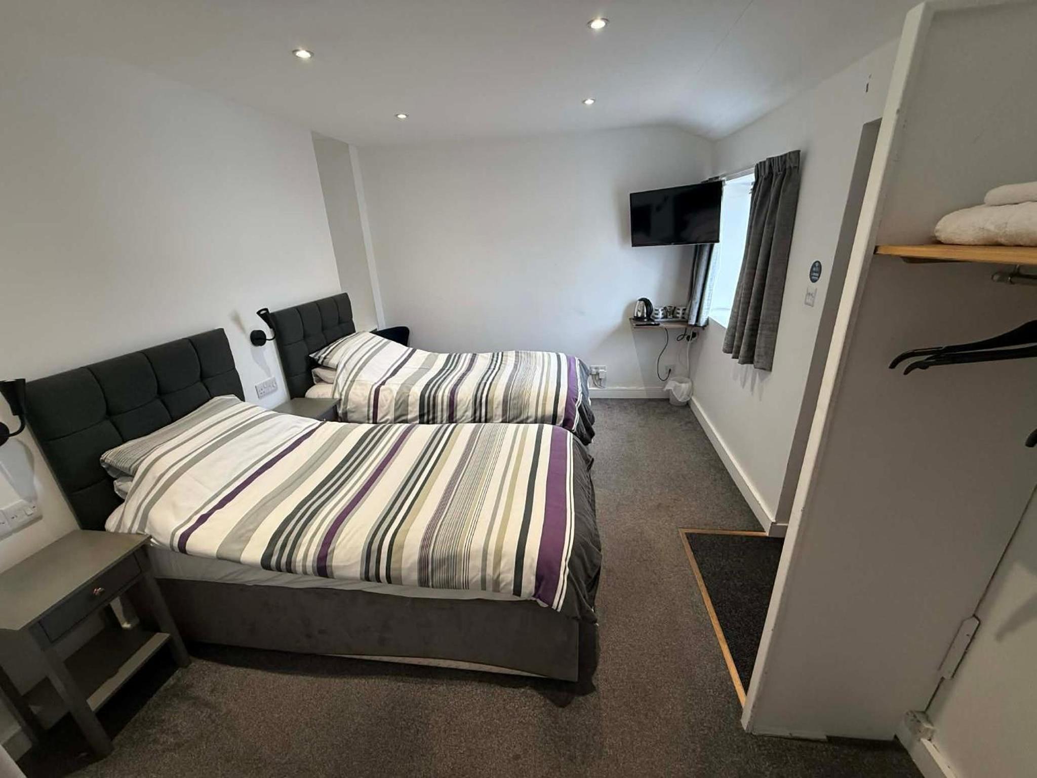 Budget Twin Room photo 2