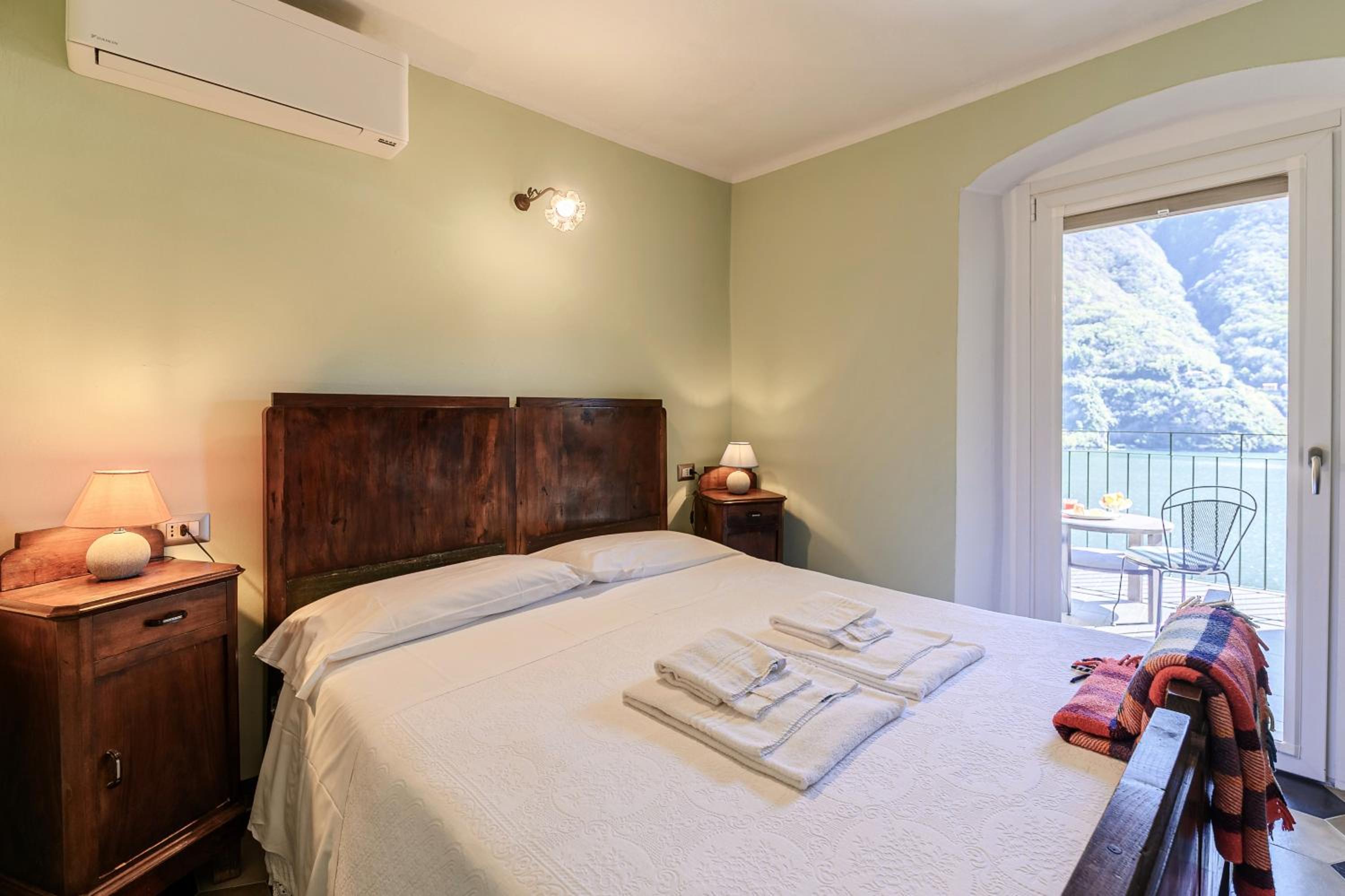 Queen Room with Balcony