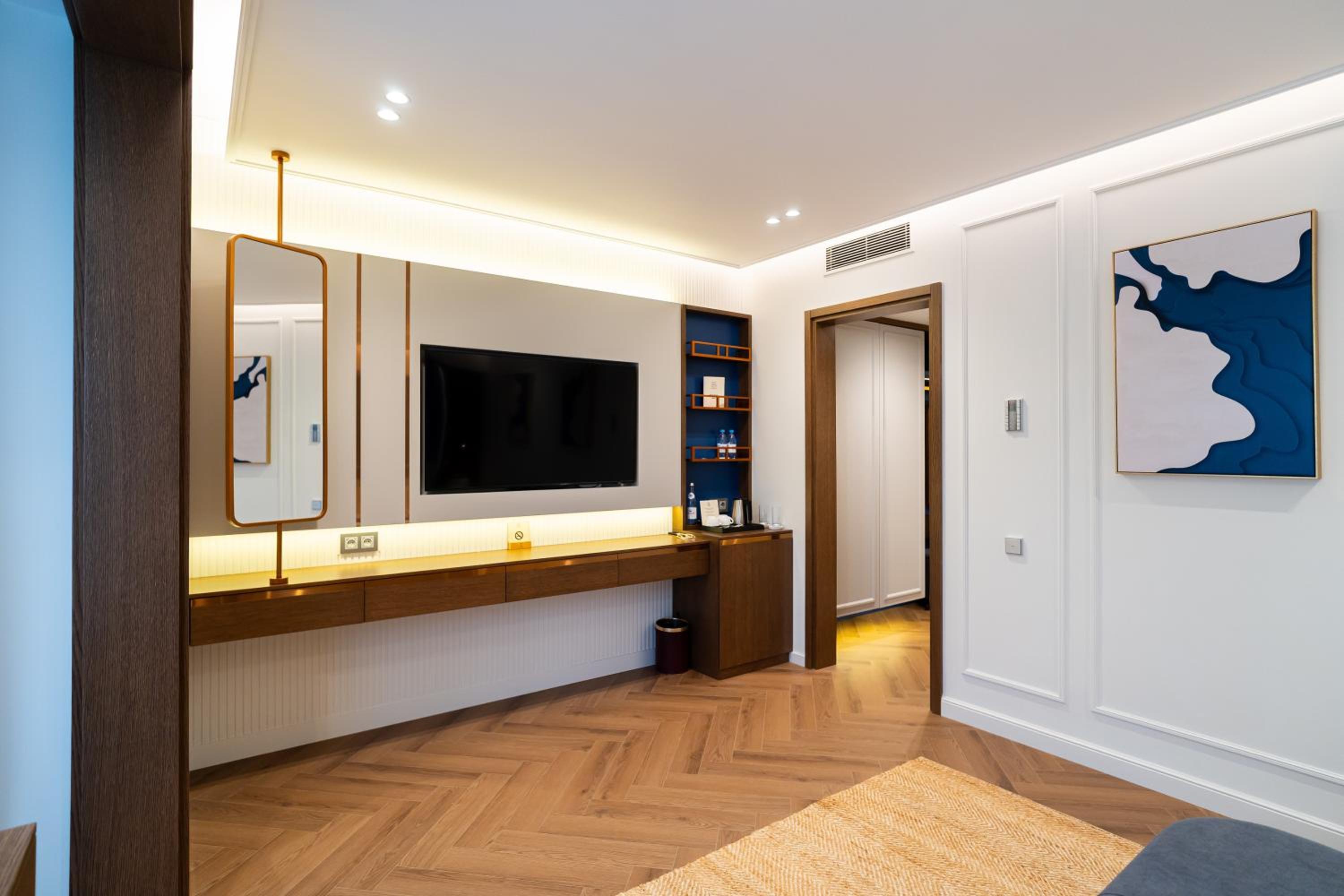 Deluxe Double Room with Bath photo 1