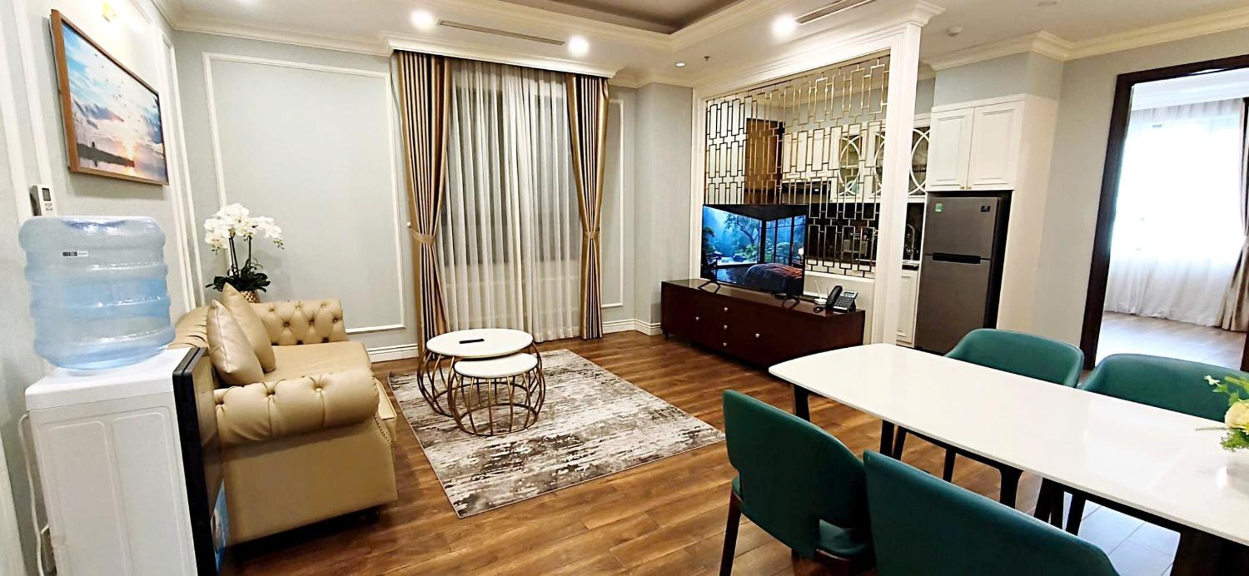 One-Bedroom Apartment with Lake View photo 3