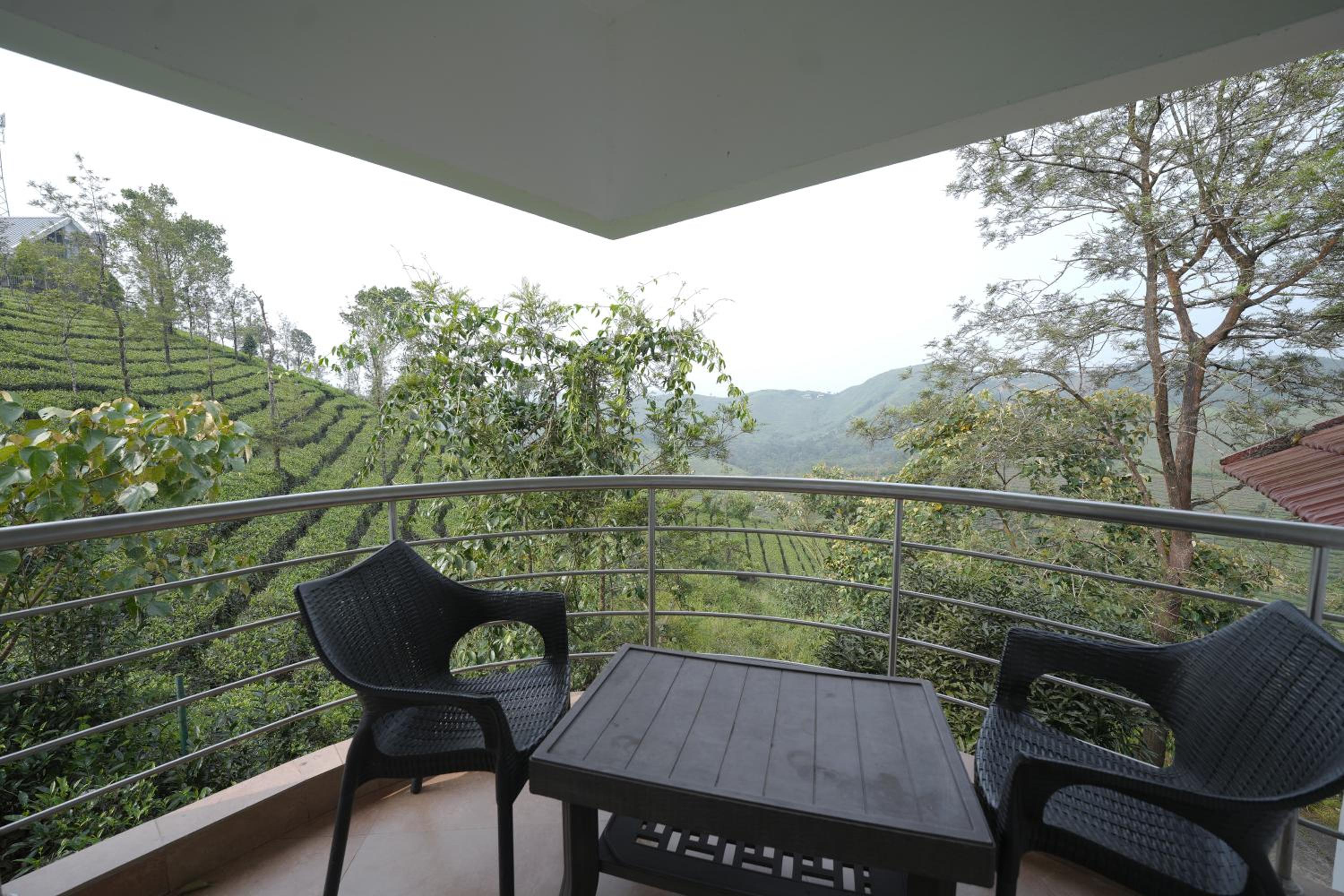Deluxe Suite - Photo 7