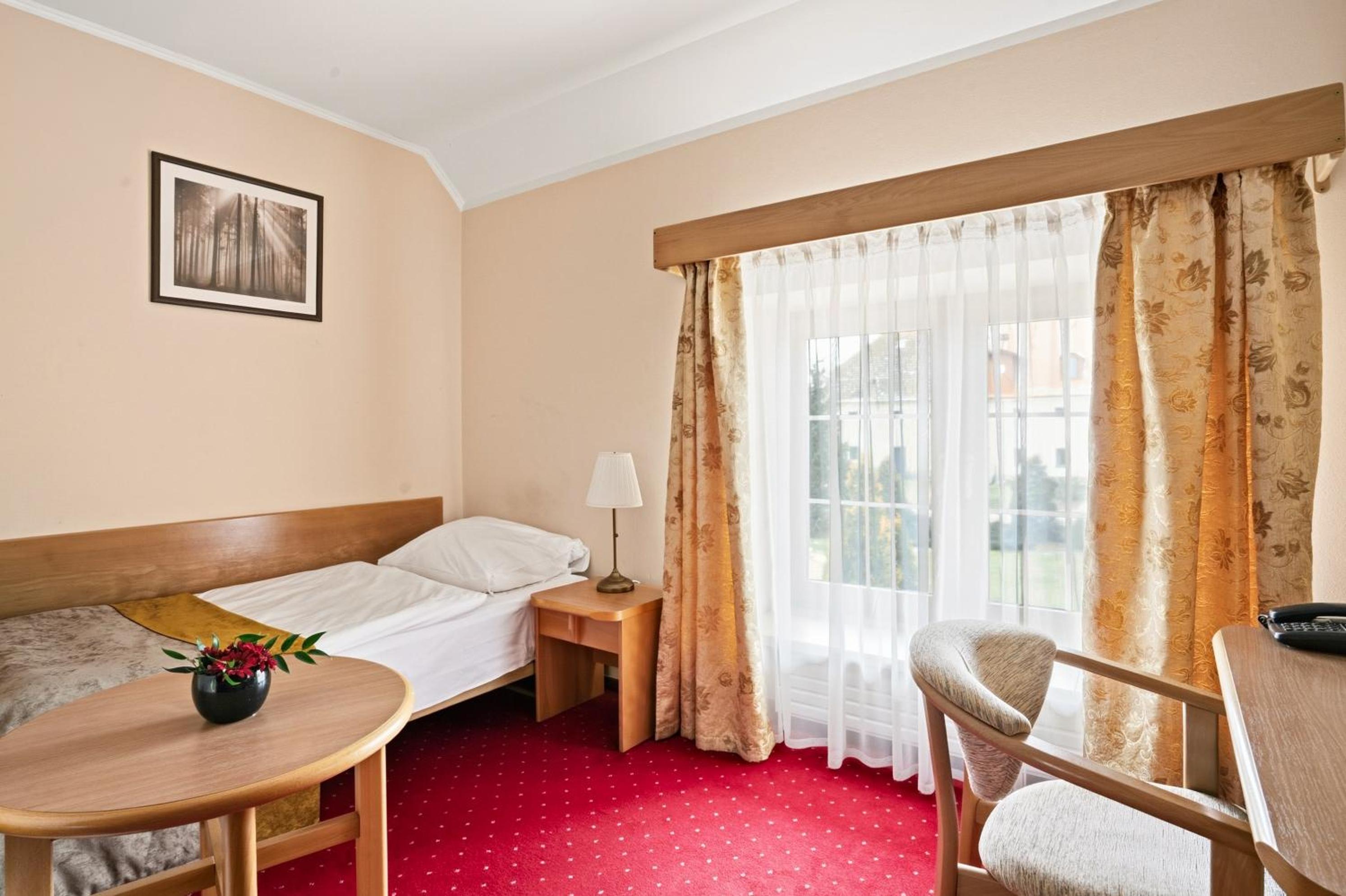 Small Single Room photo 1