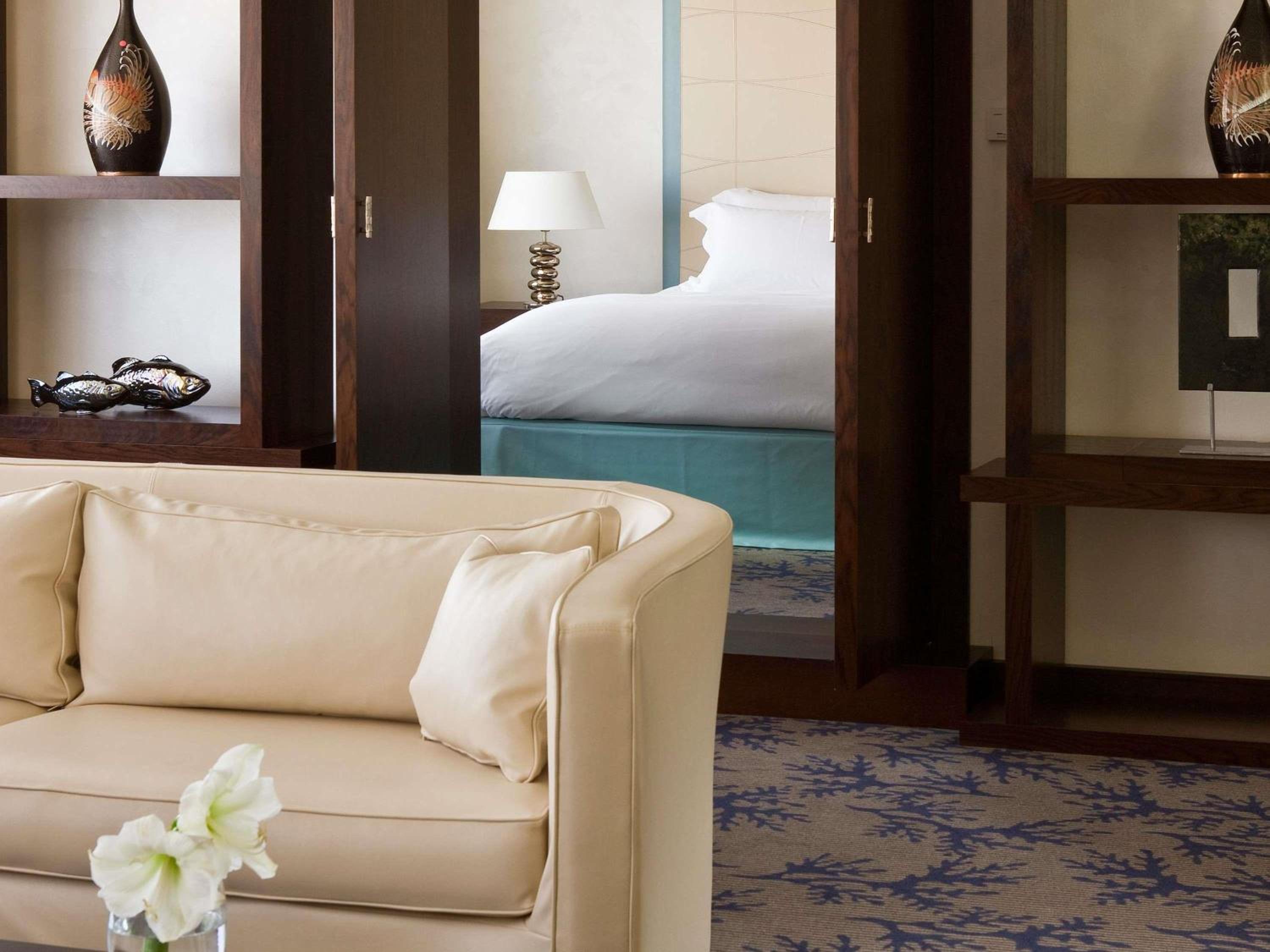 Prestige King Suite with Lounge Area and Spa Access - Top Floor photo 2