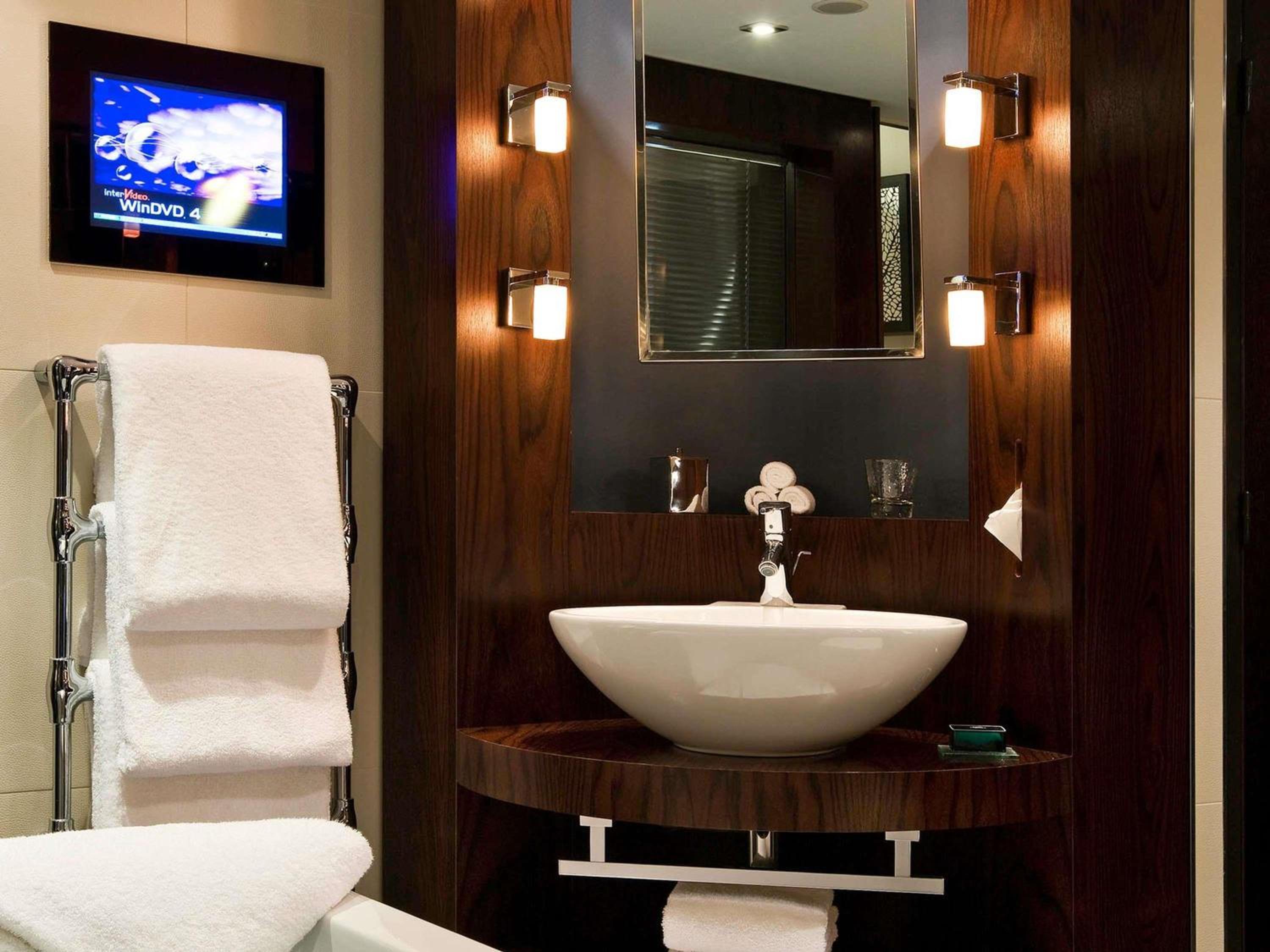 Prestige King Suite with Lounge Area and Spa Access - Top Floor photo 1