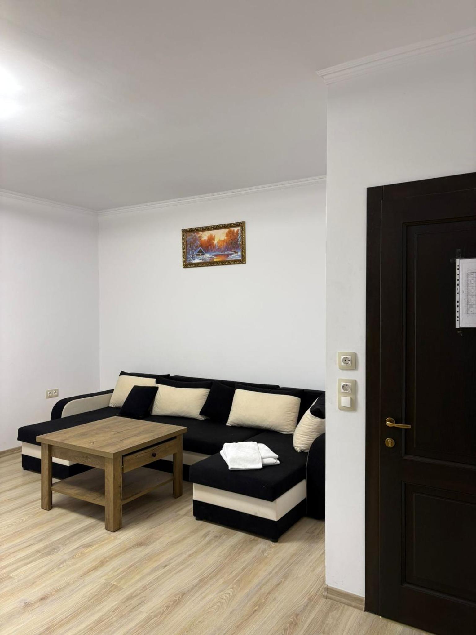 Family Room with Private Bathroom photo 3