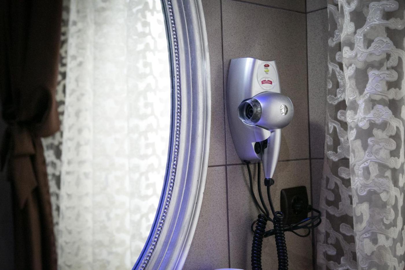 Double Room with Hot Tub - Photo 10