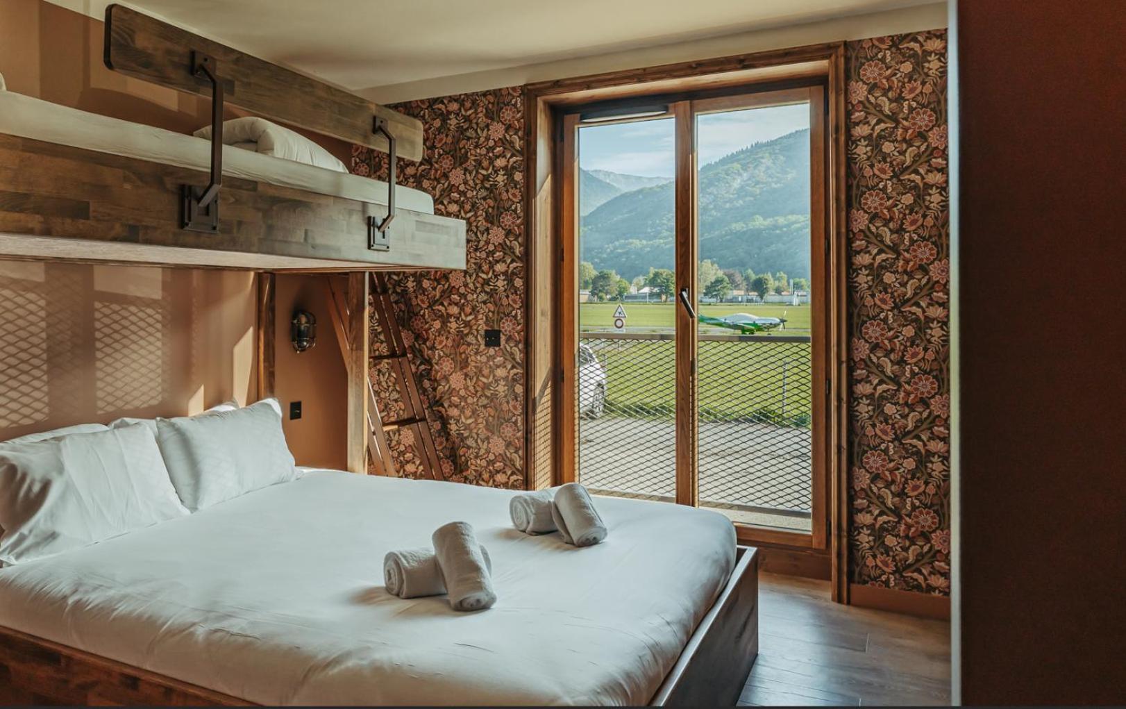 Triple Room with Mountain View