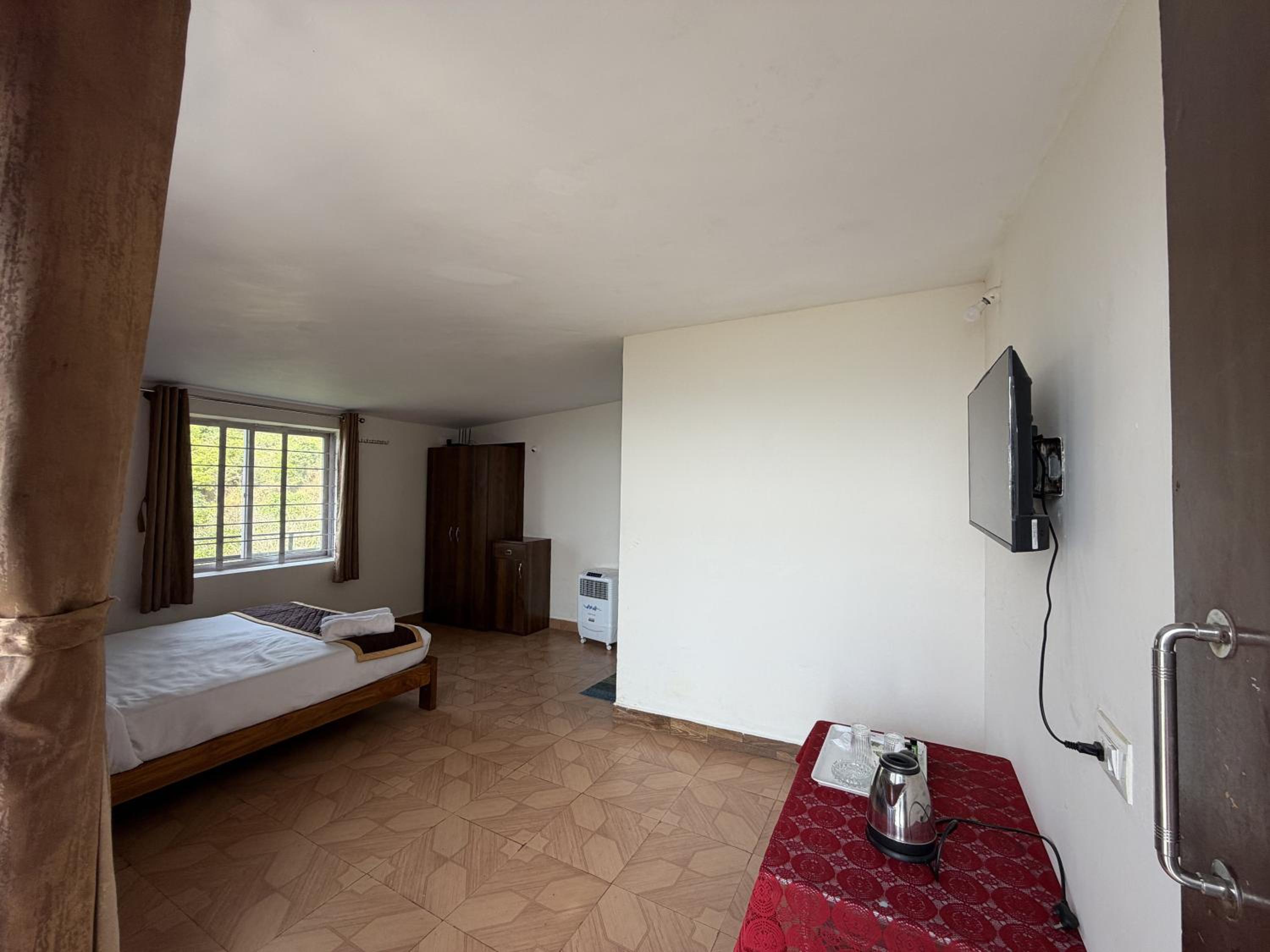 Standard Twin Room with Mountain View photo 2