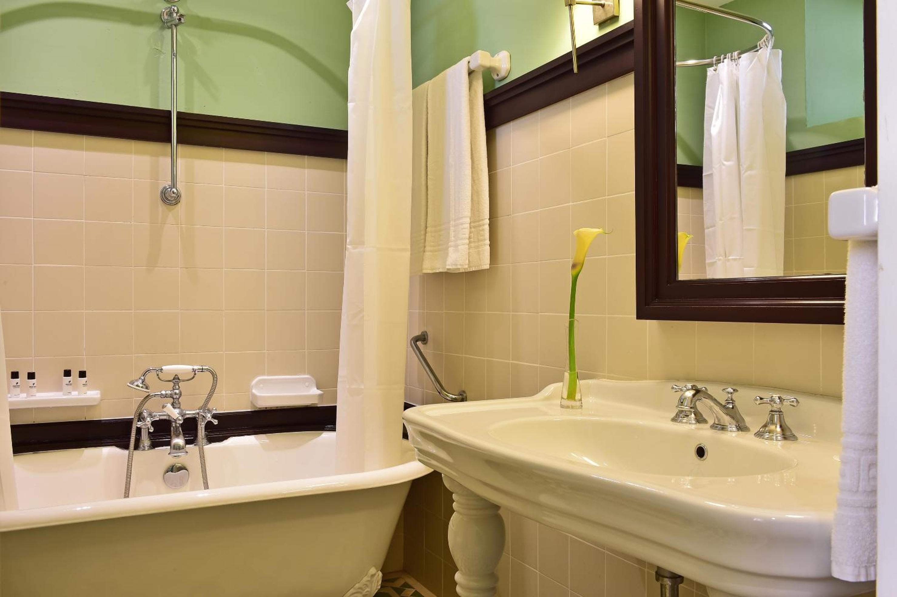 Superior Double or Twin Room - Photo 3