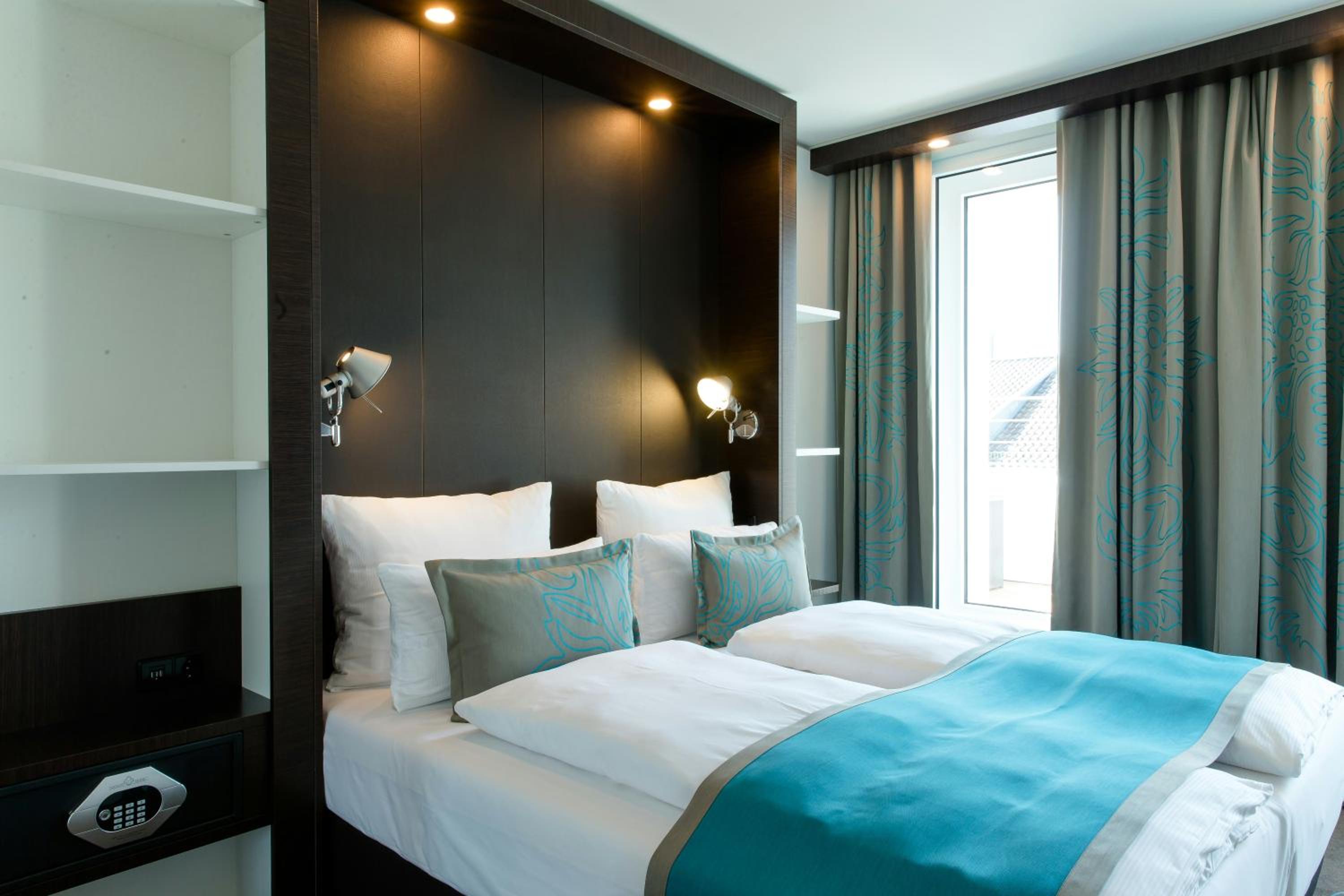 Standard Double Room with Balcony photo 3