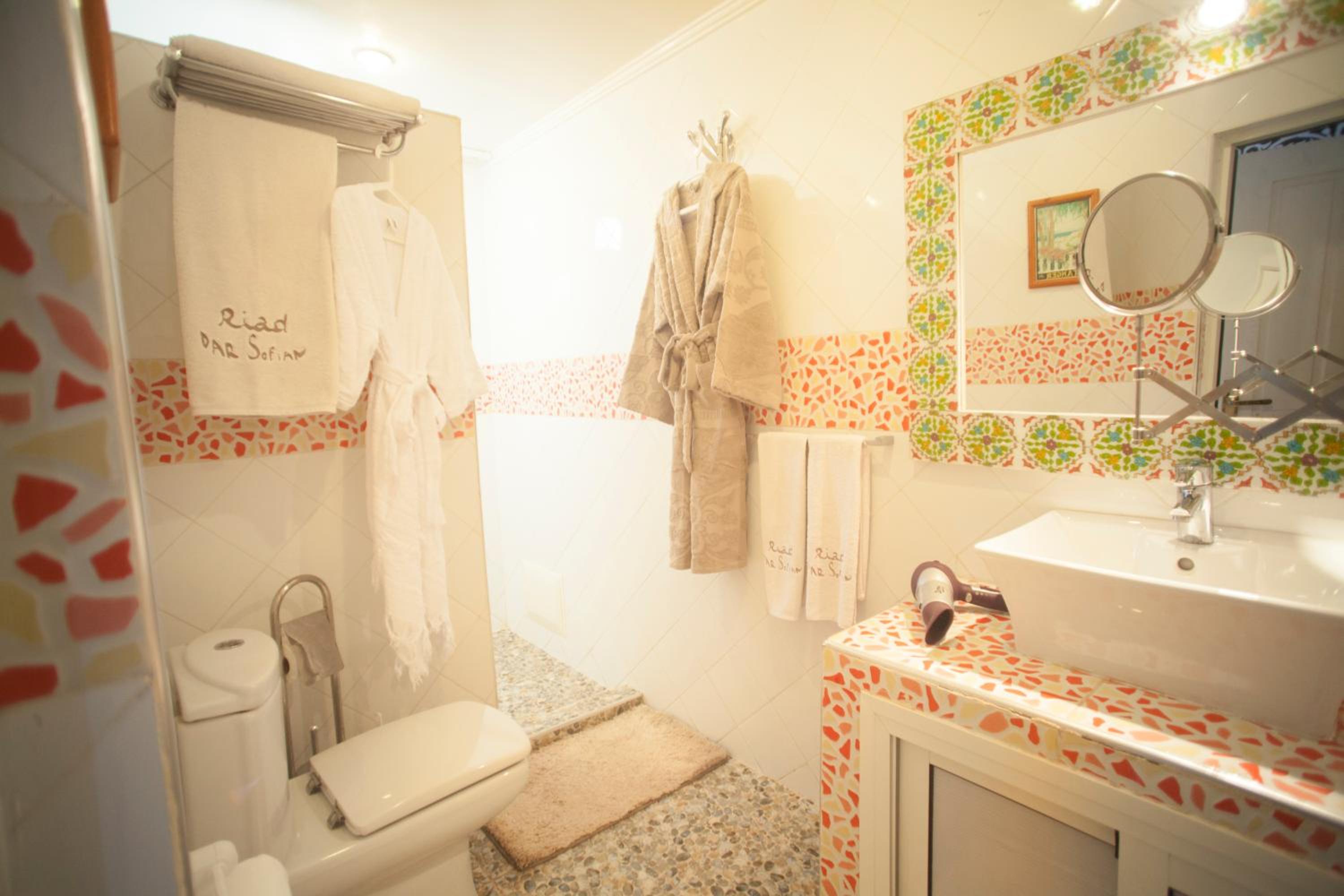 Deluxe Twin Room with Terrace - Photo 7