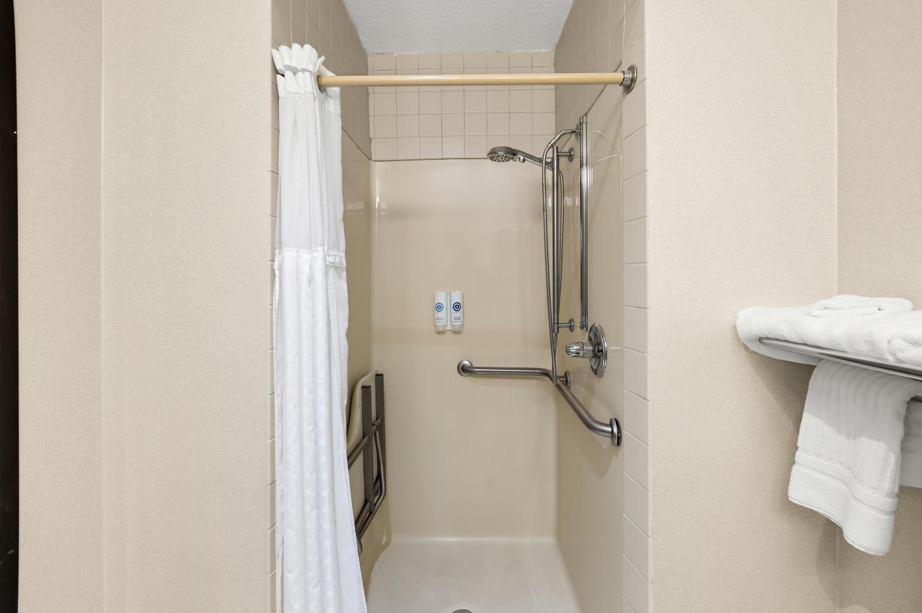 King Room with Roll-In Shower - Accessible/Non-Smoking