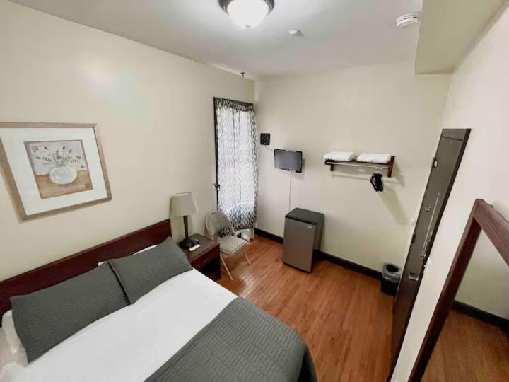 Deluxe Double Room (2 Adults + 1 Child) photo 3