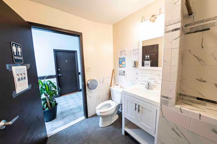 Deluxe Double Room (2 Adults + 1 Child) photo 2