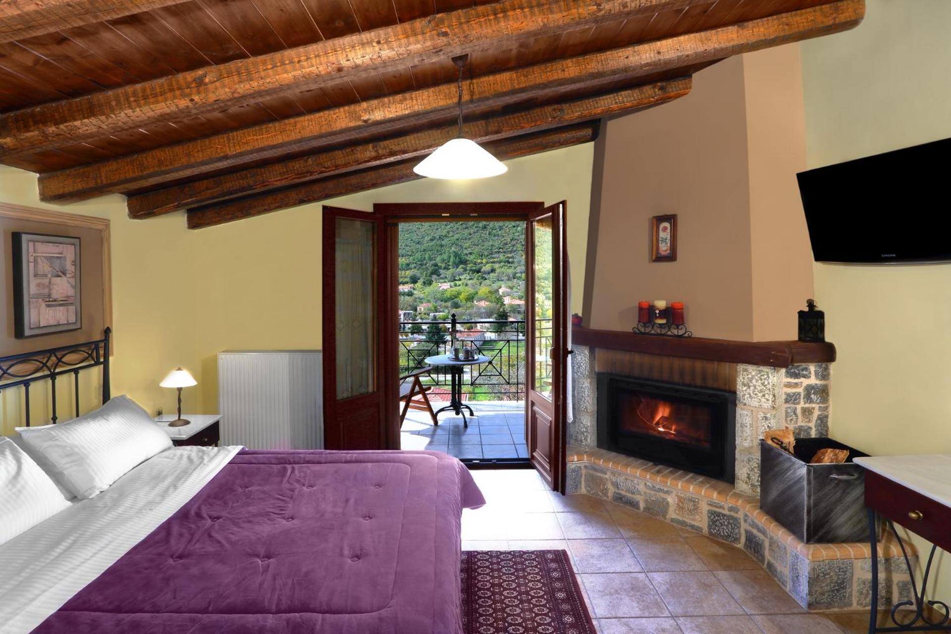 Deluxe Double or Twin Room with Mountain View