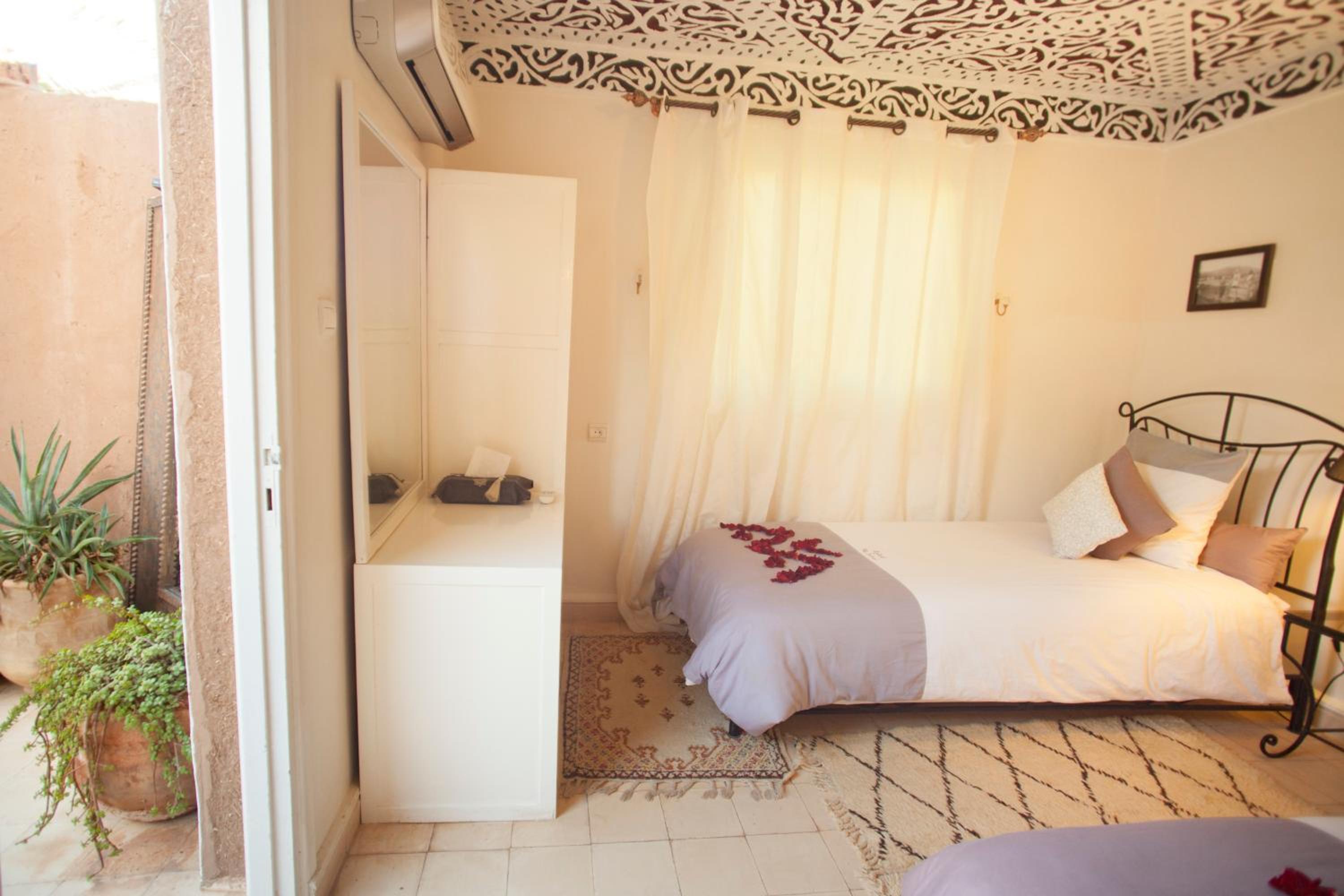 Deluxe Twin Room with Terrace - Photo 9