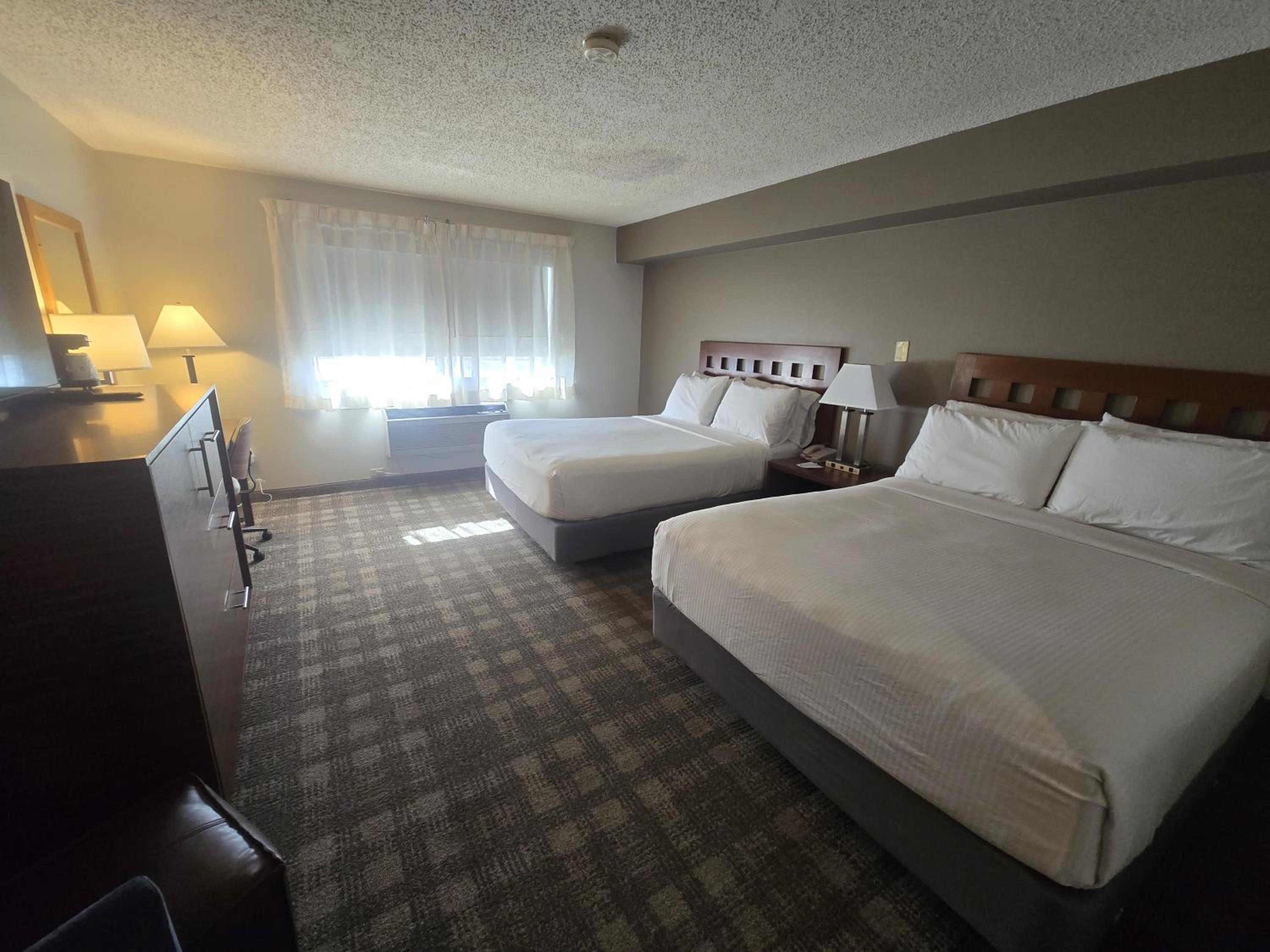 Queen Room with Two Queen Beds and Roll-In Shower - Disability Access - Photo 2