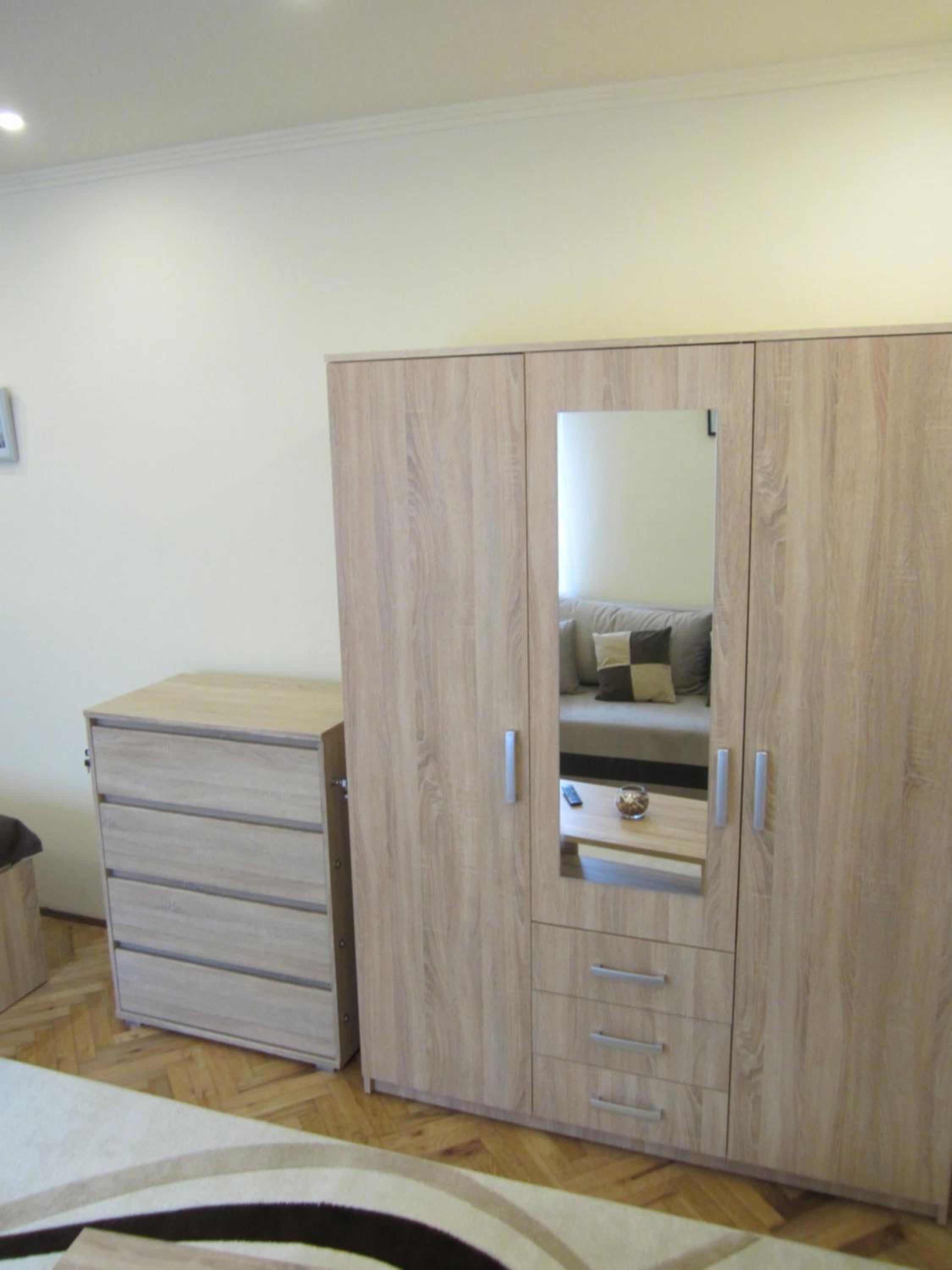 One-Bedroom Apartment - Photo 16