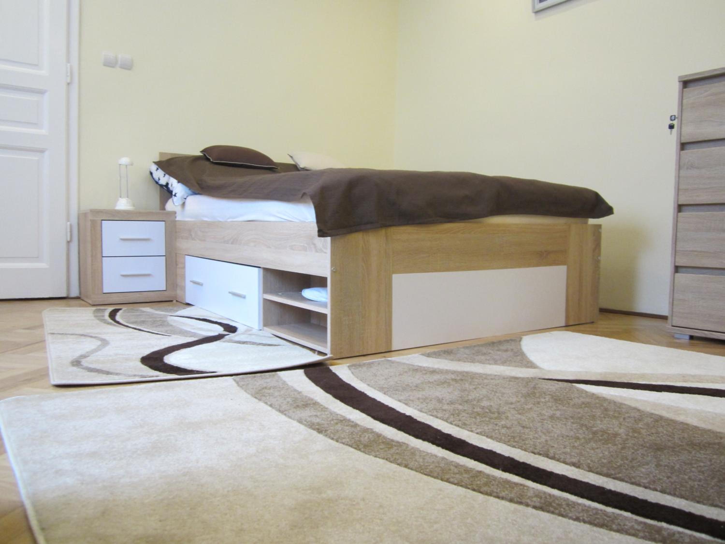 One-Bedroom Apartment - Photo 18