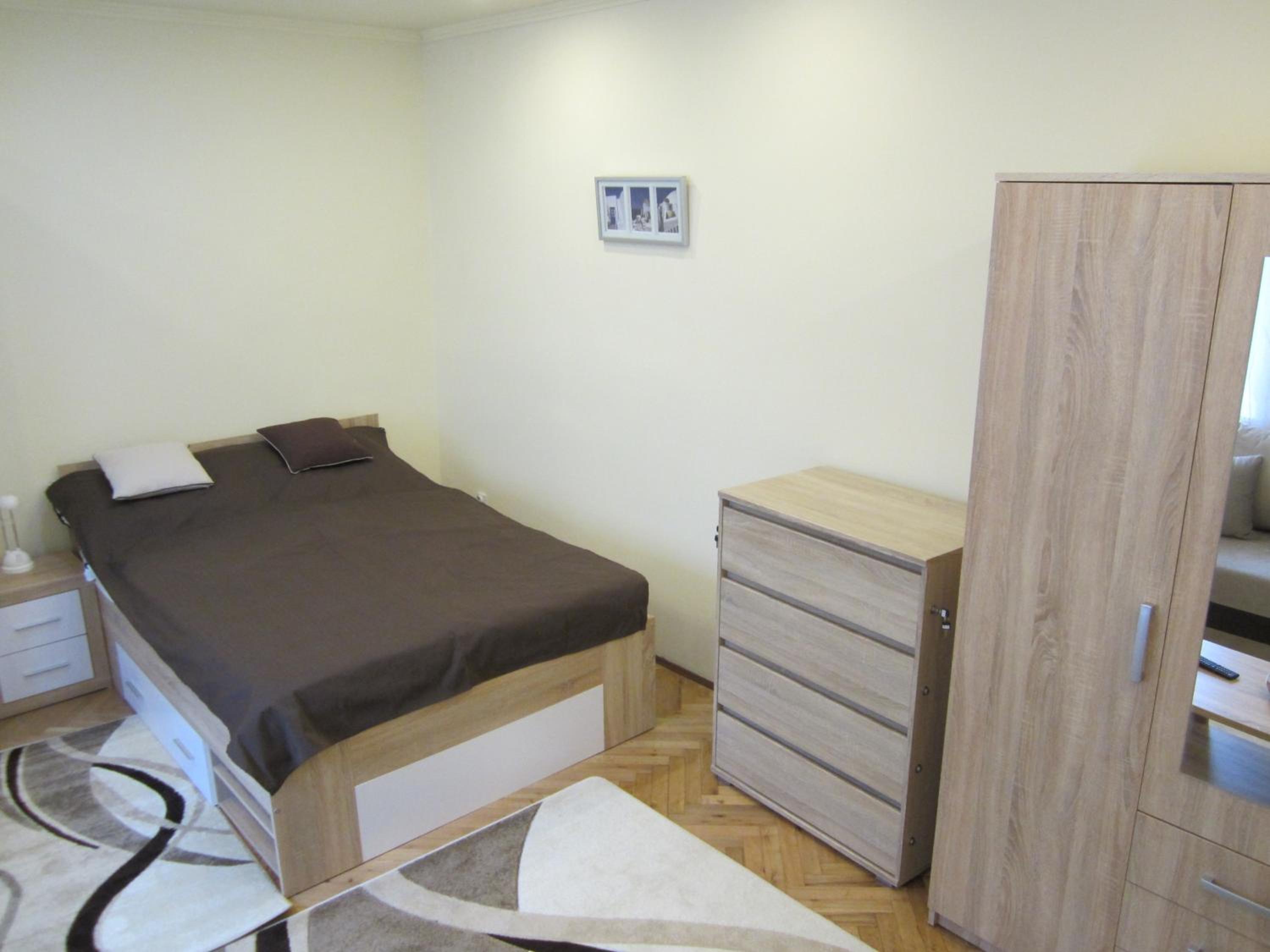 One-Bedroom Apartment - Photo 19