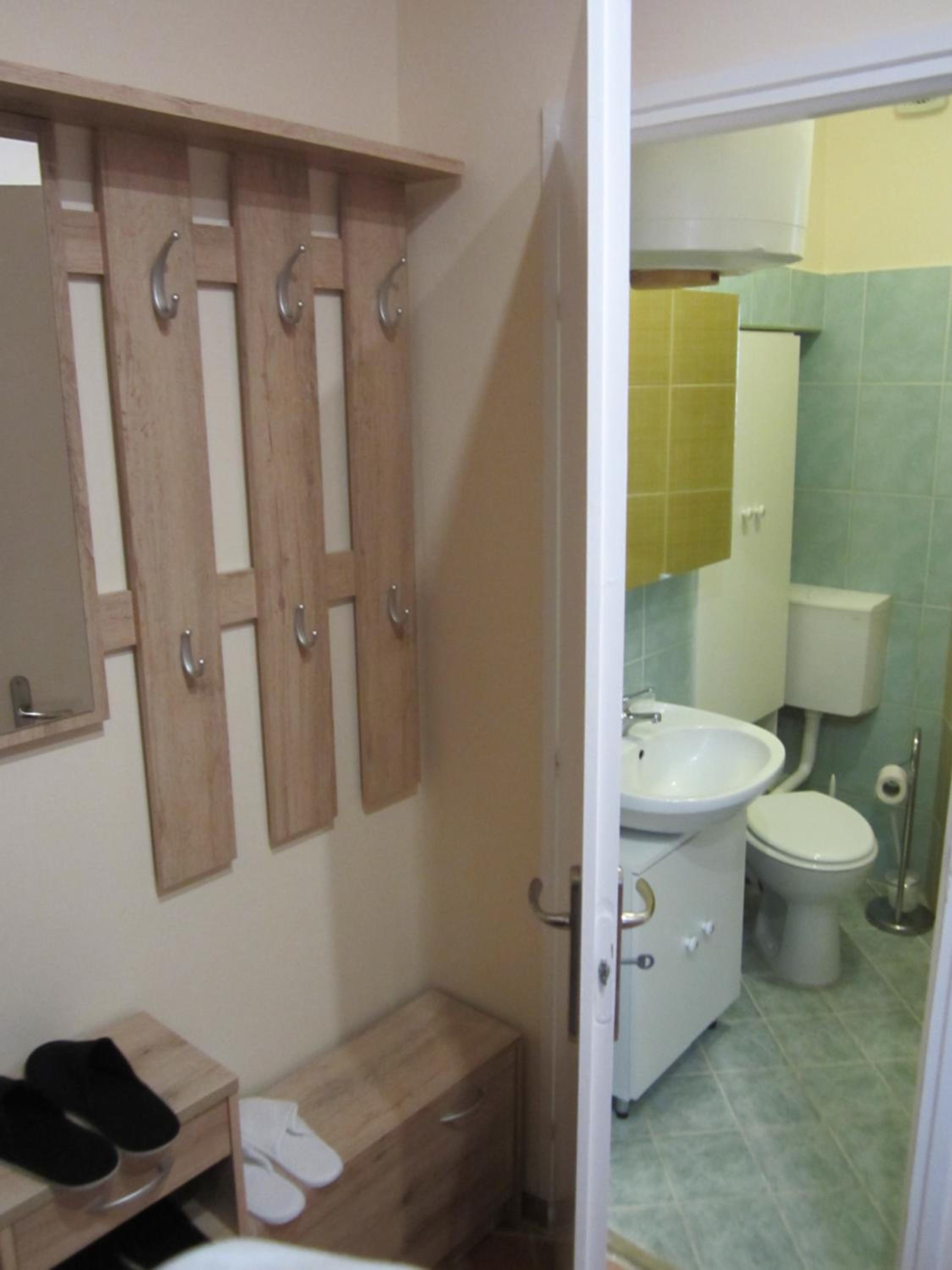 One-Bedroom Apartment - Photo 39