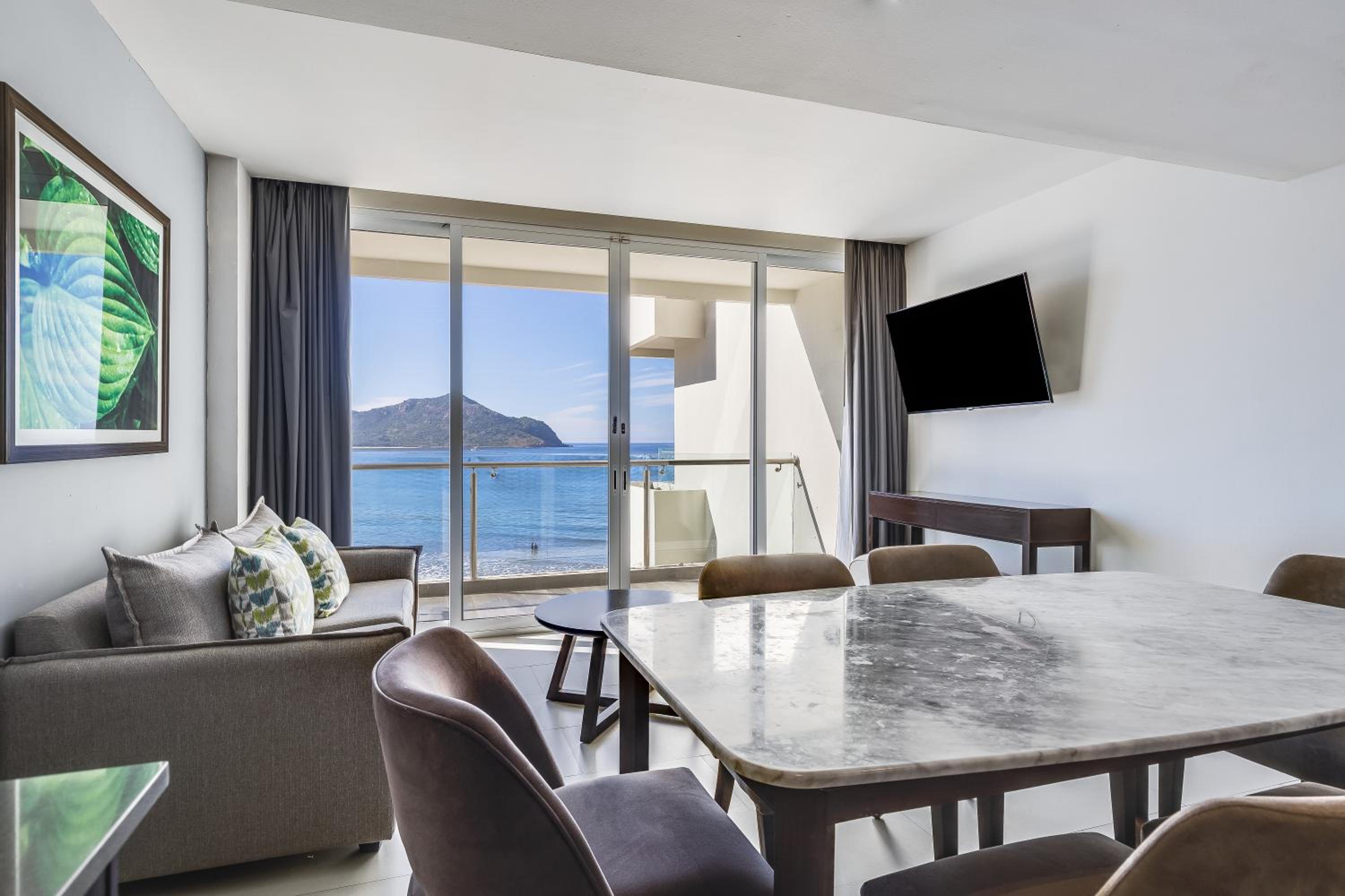 Luxury Suite - Photo 4