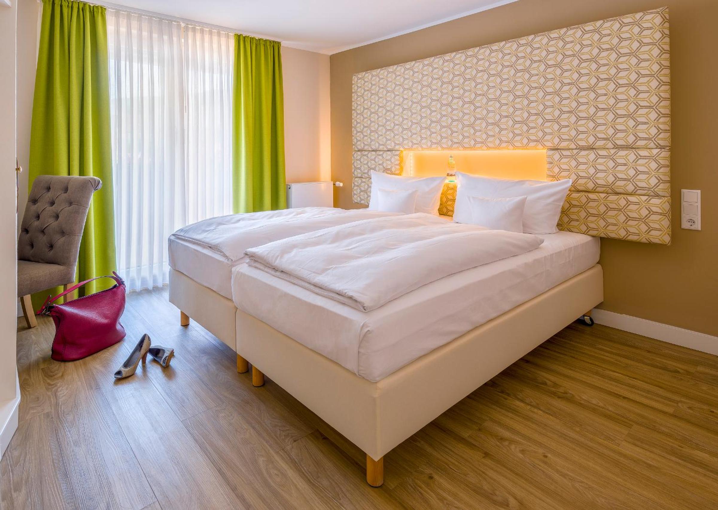 Budget Double Room - Photo 2