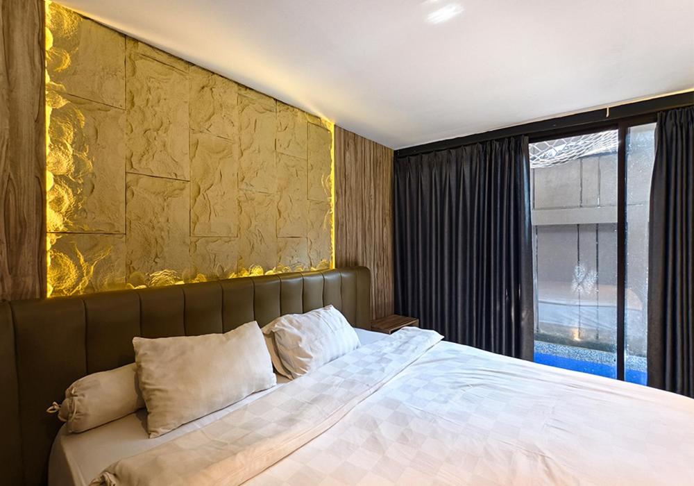Deluxe Room (2 Adults + 1 Child) photo 3