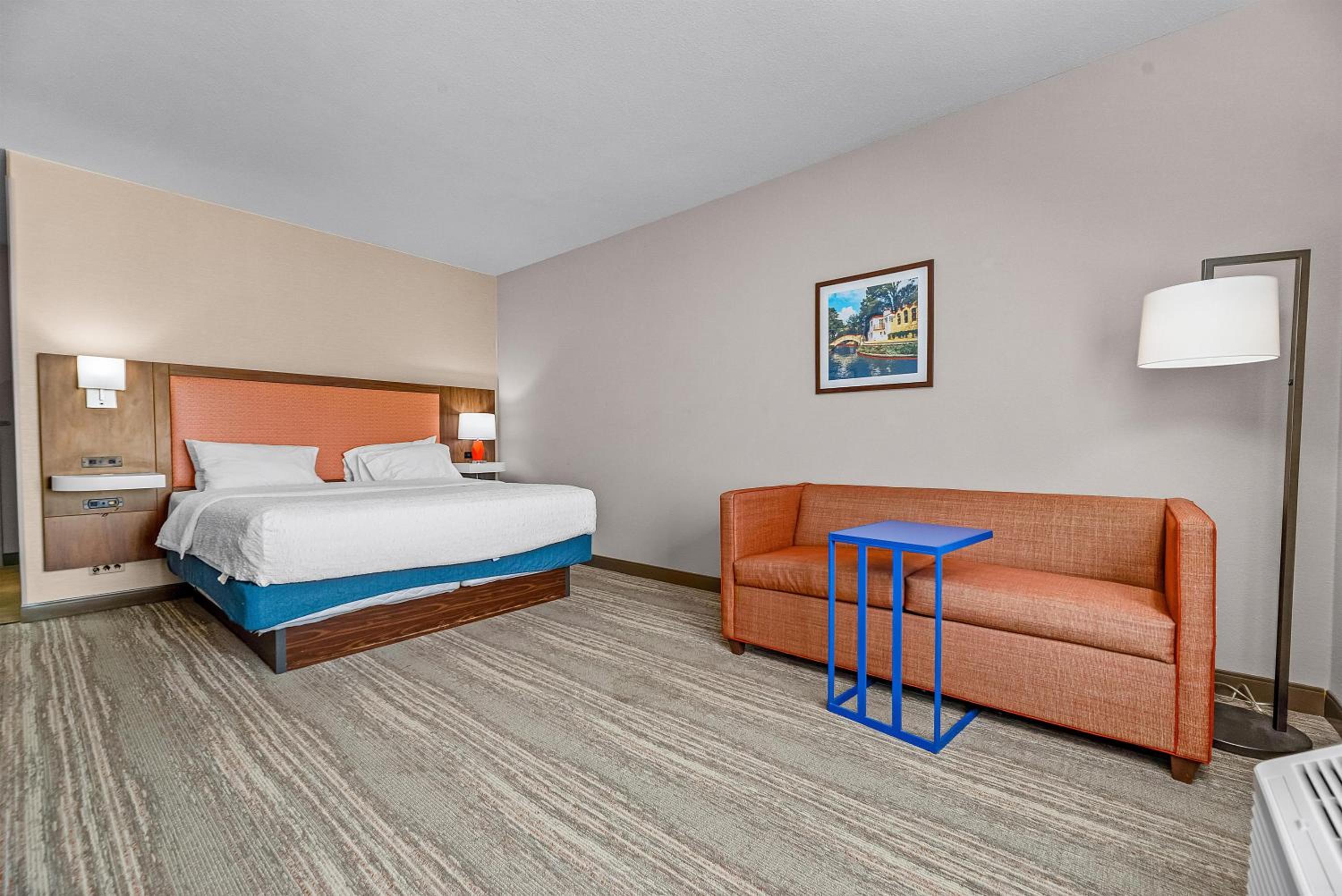 King Room - Disability Access/Non-Smoking - Photo 4