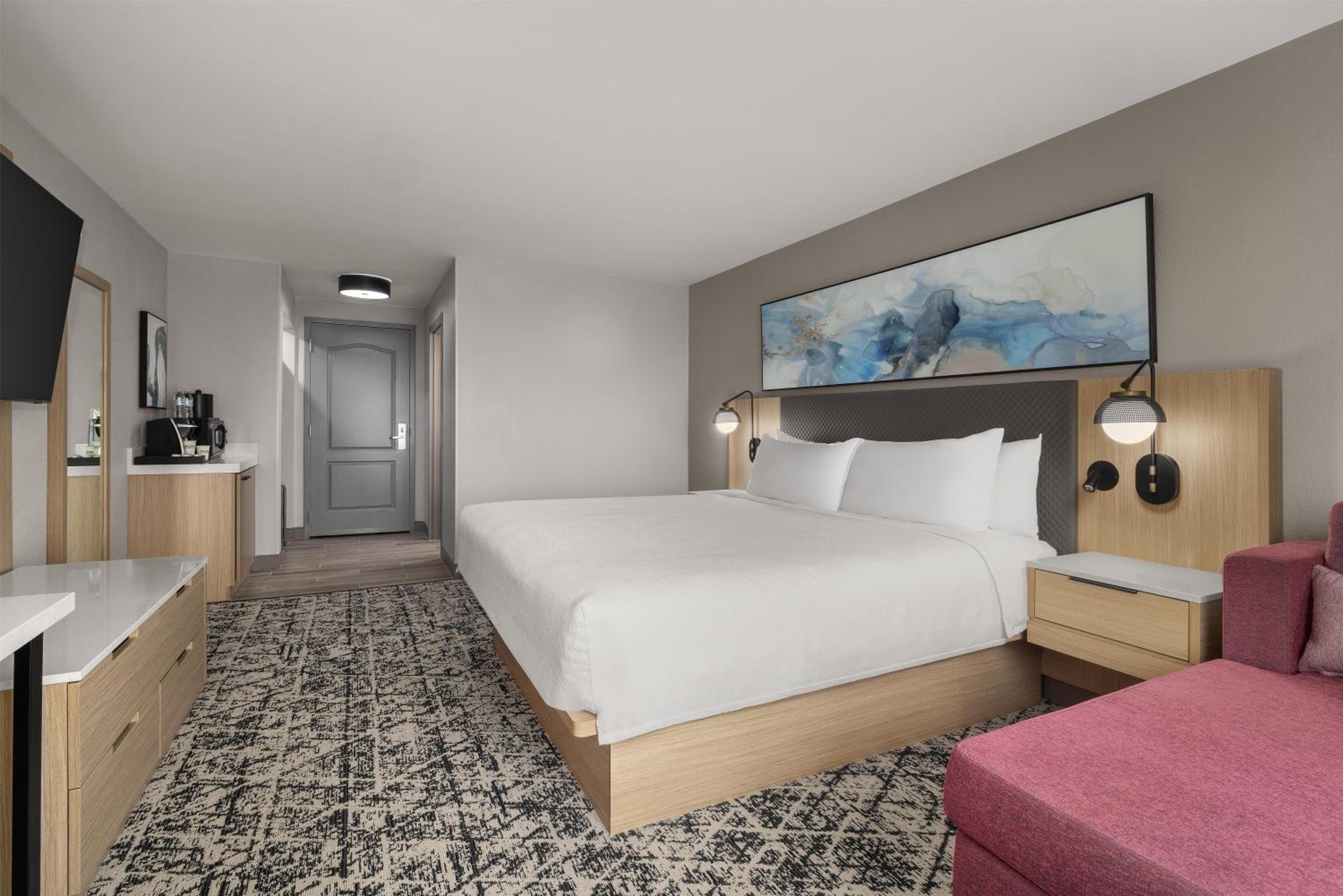 King Room with Peloton Bike - Photo 4