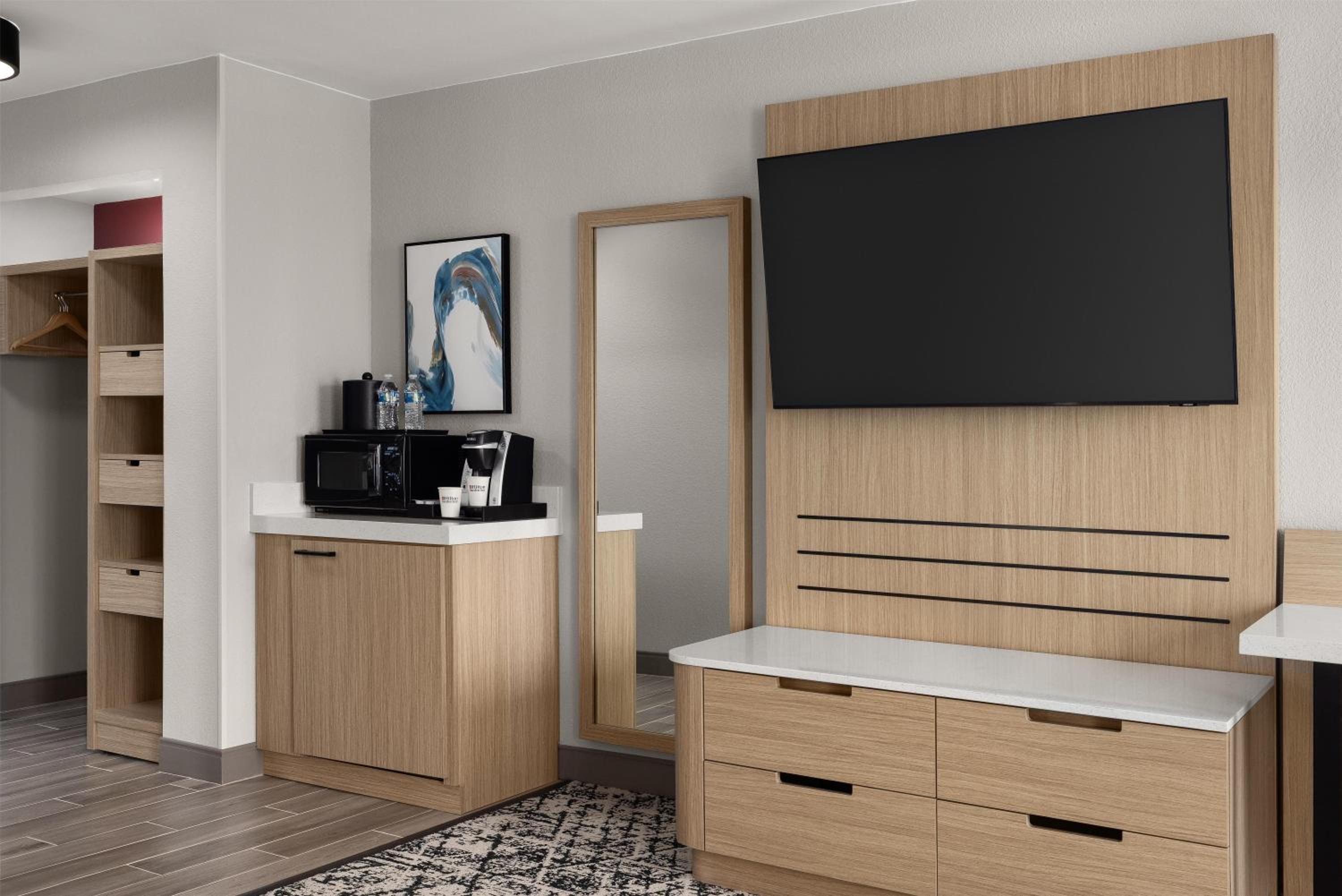 King Studio Suite with Sofa Bed - Photo 5