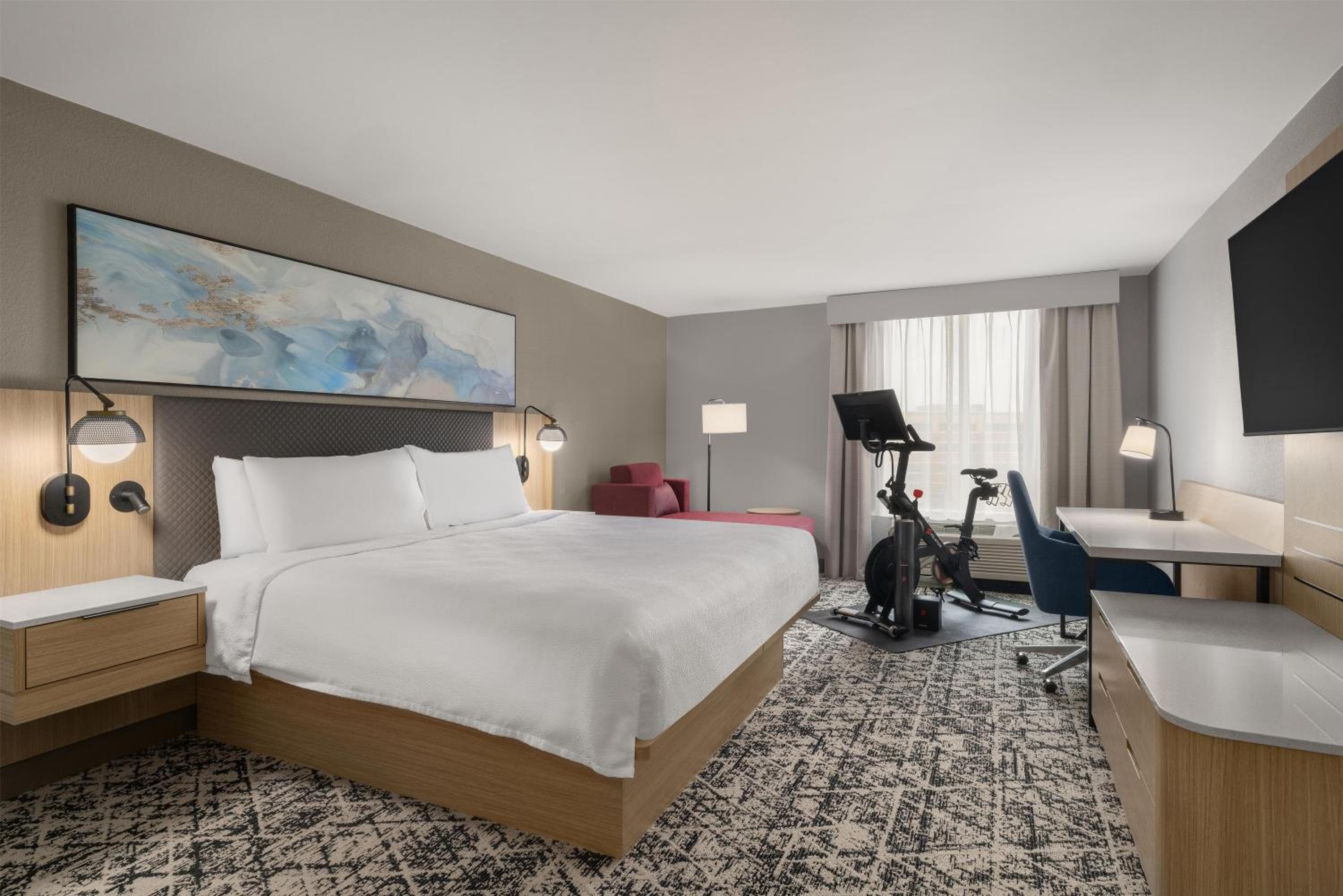 King Room with Peloton Bike - Photo 5