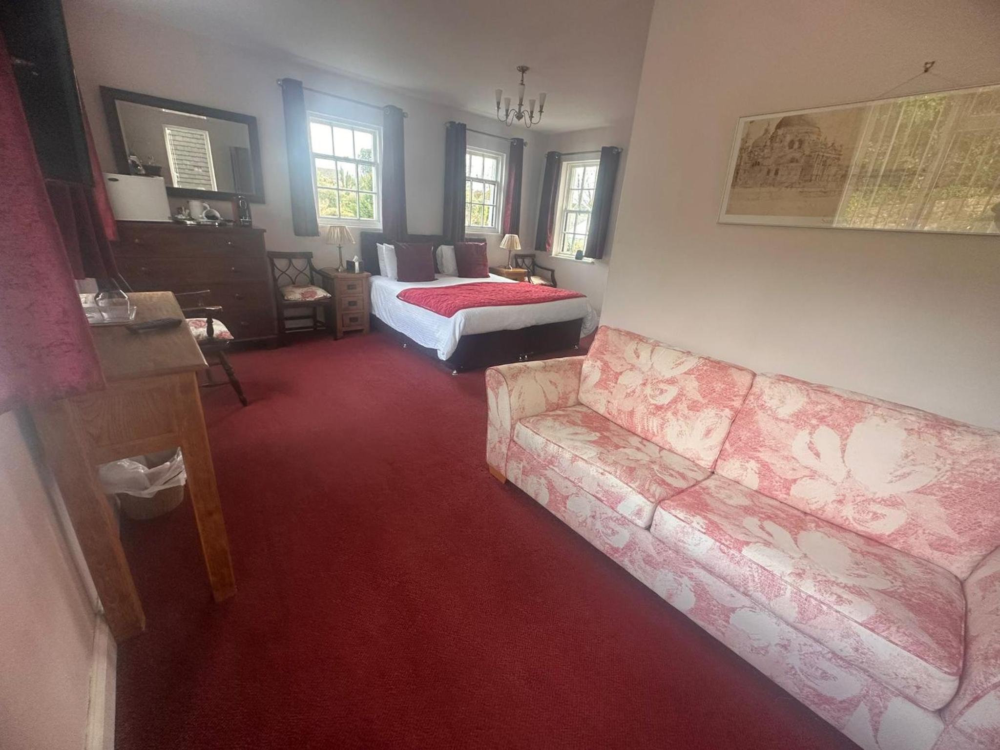 Superior King Room - Photo 3
