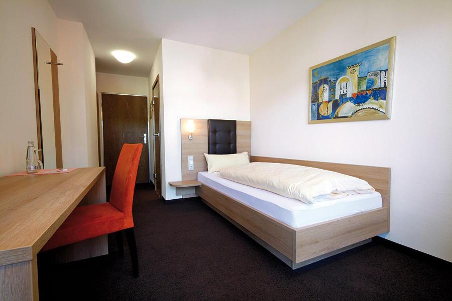 Single Room photo 2