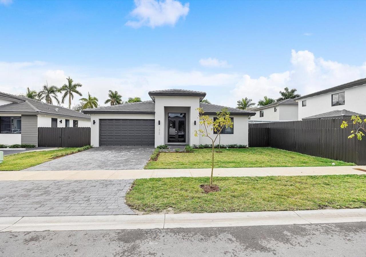 Four-Bedroom House photo 1