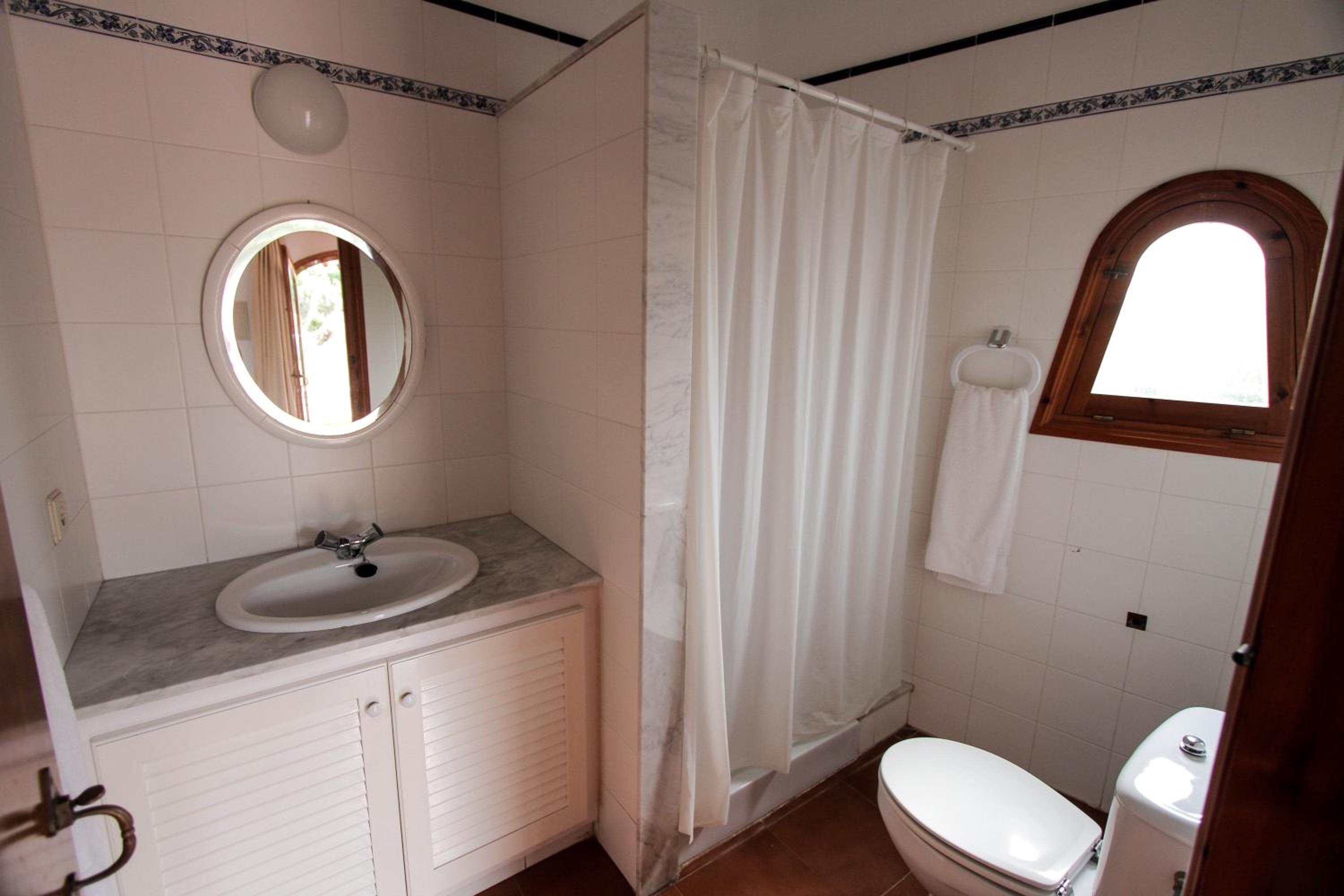 Two-Bedroom Holiday Home (6 Adults) photo 3