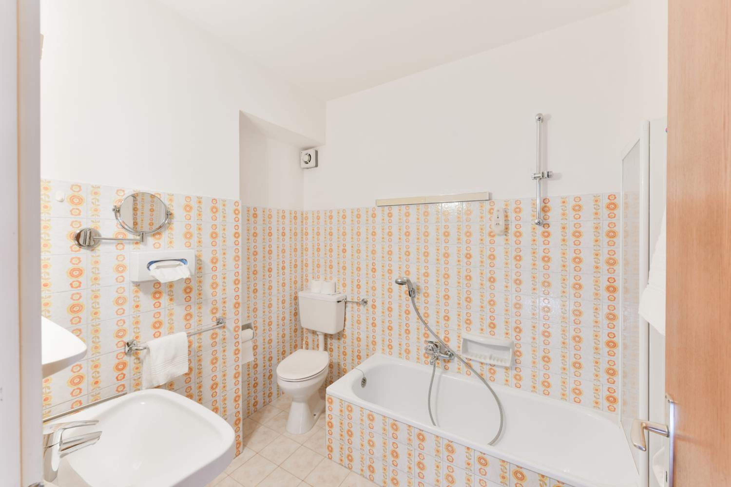 Large Double Room photo 2