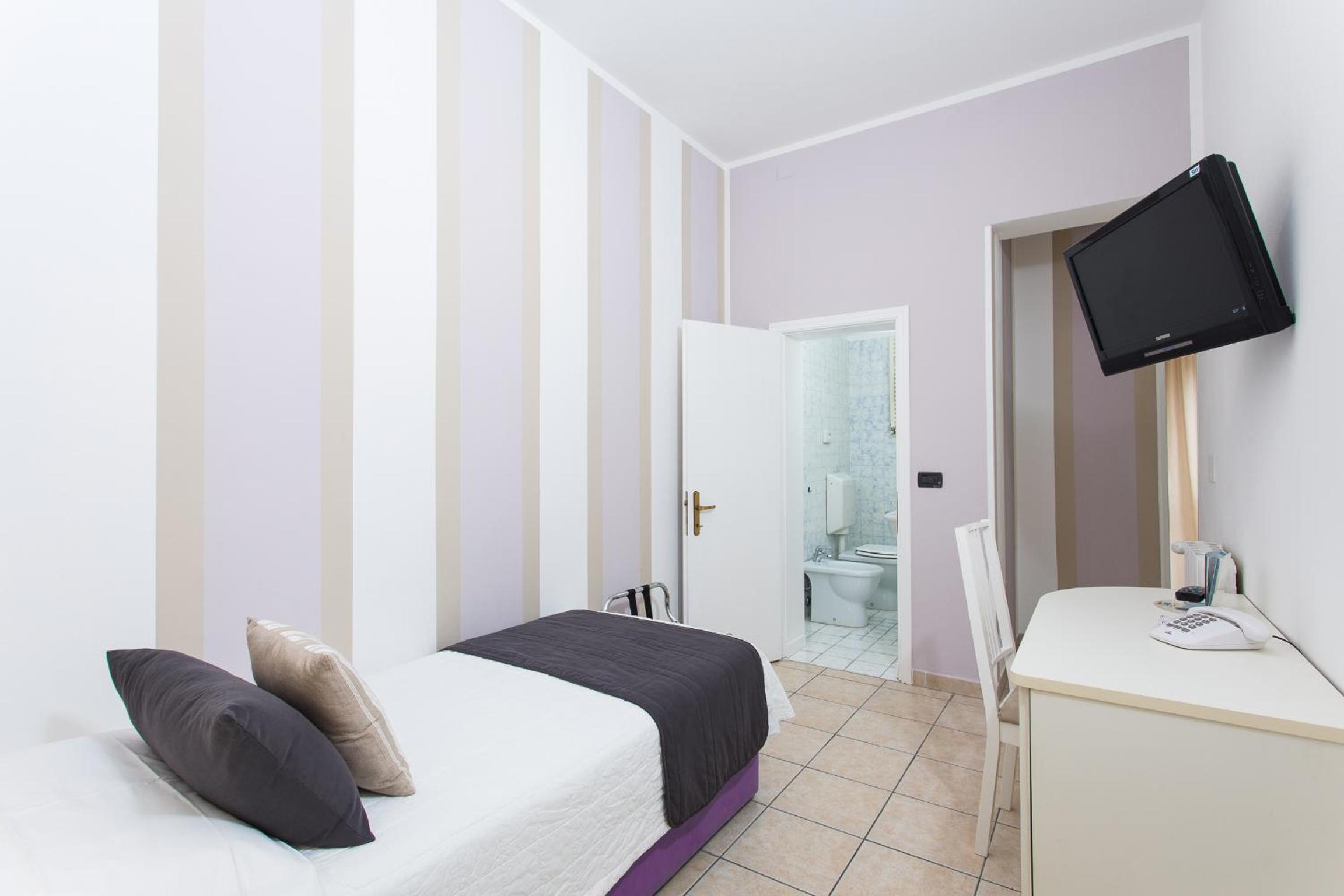 Single Room photo 1
